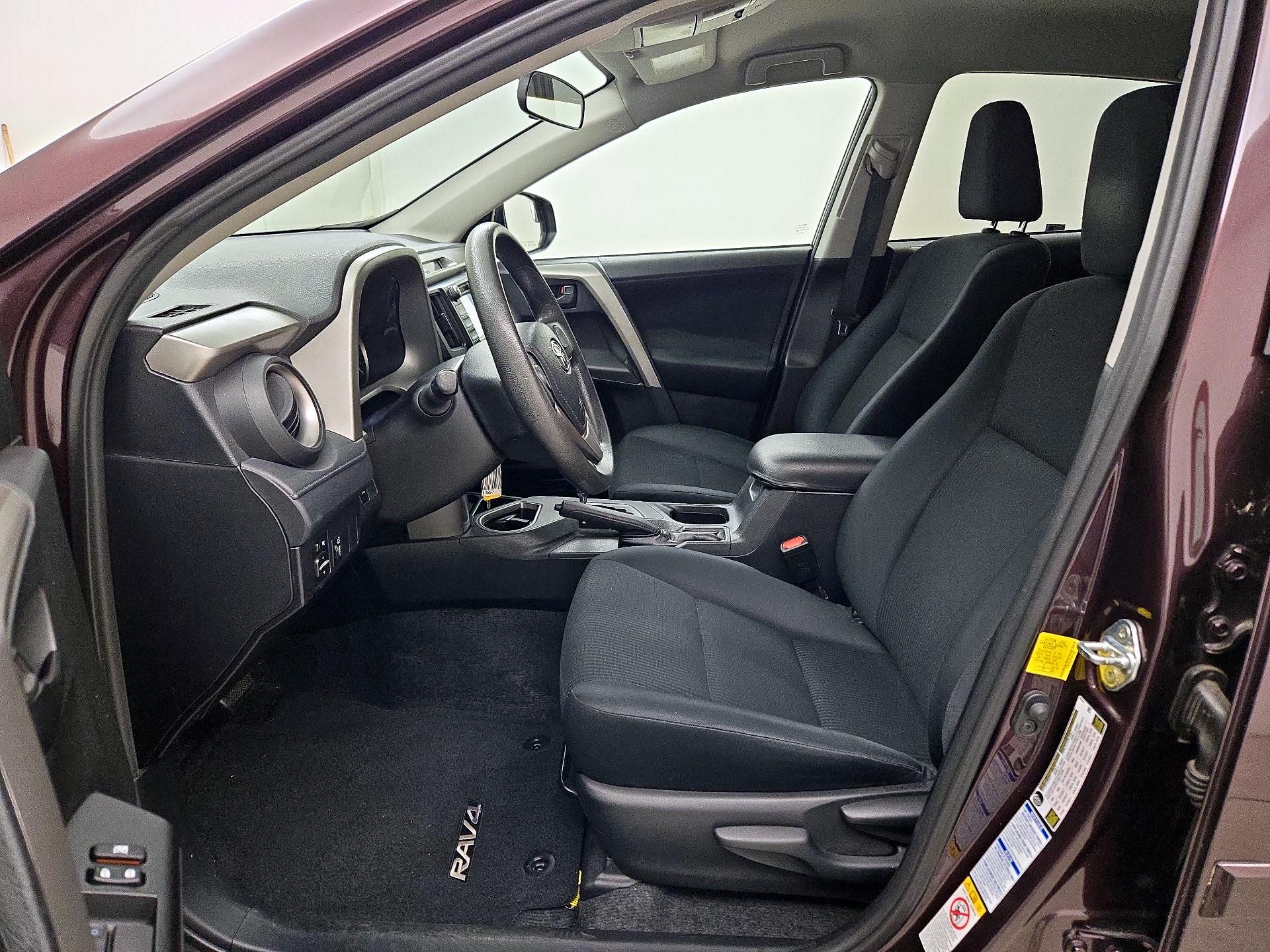 Thumbnail: 2016 Toyota RAV4 - 11