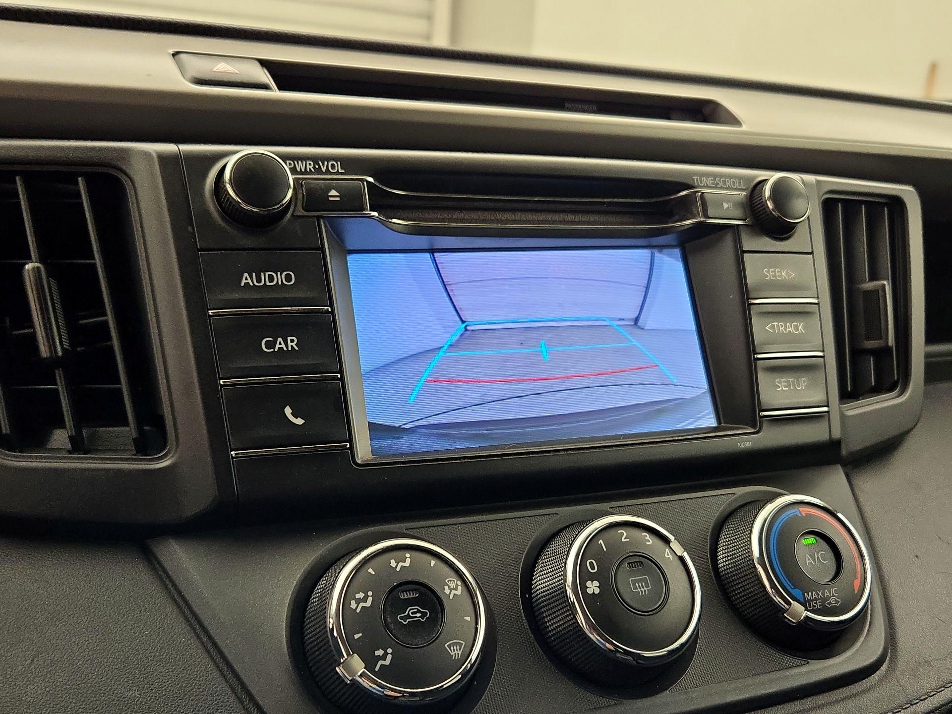 Thumbnail: 2016 Toyota RAV4 - 14