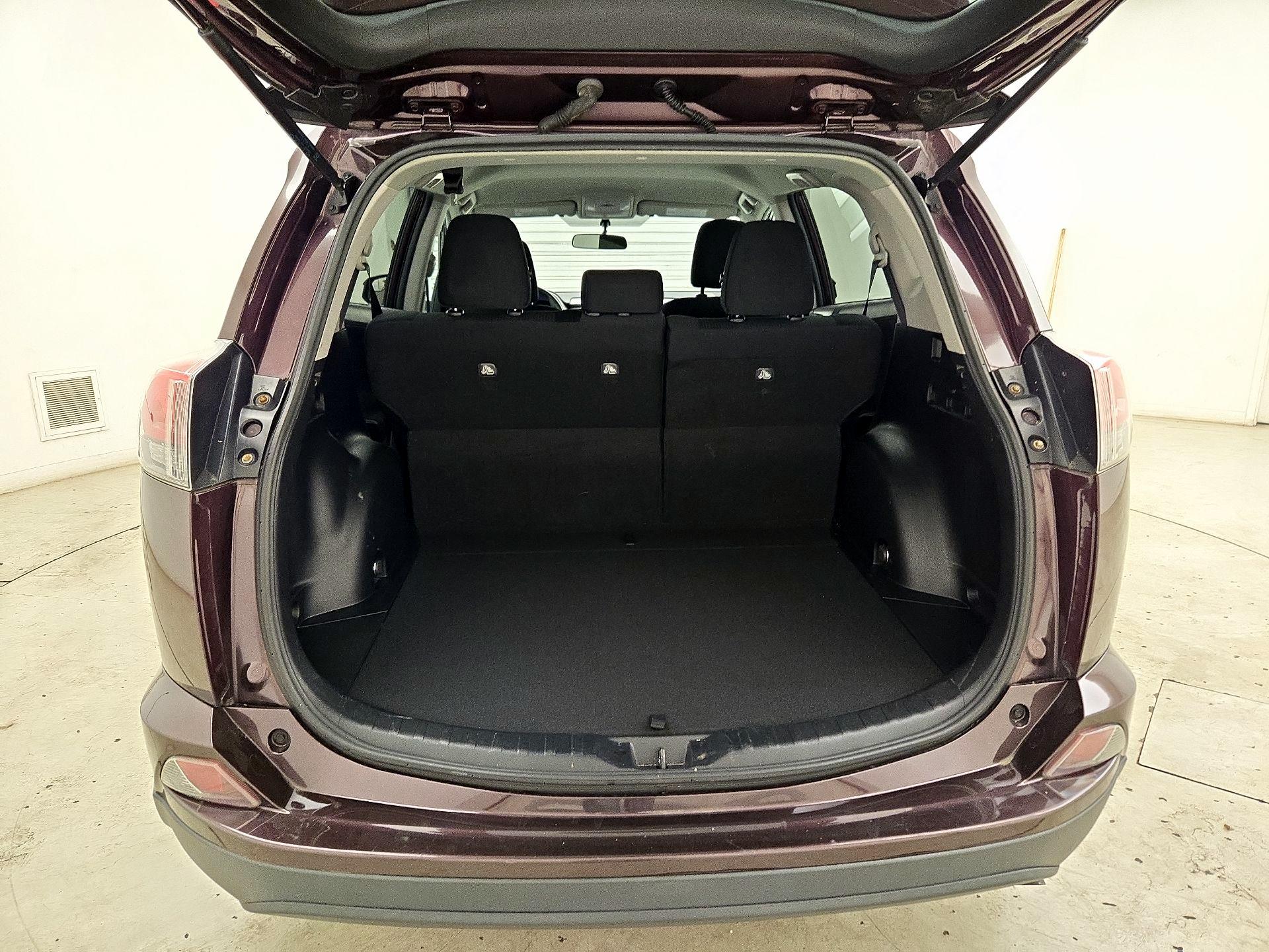 Thumbnail: 2016 Toyota RAV4 - 20
