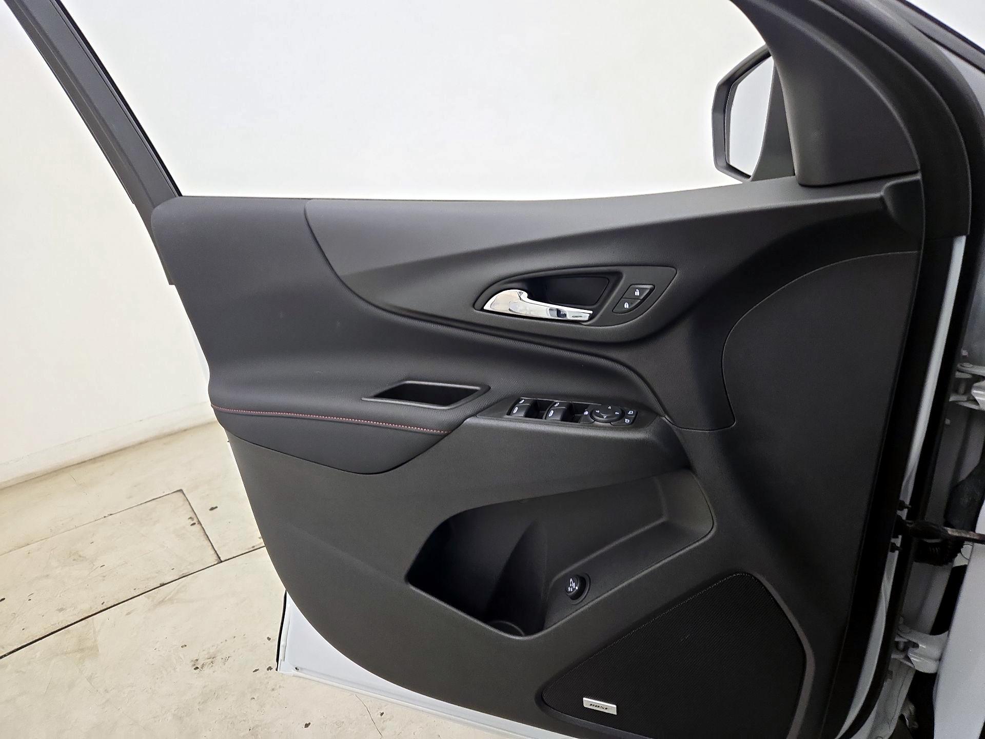 Thumbnail: 2022 Chevrolet Equinox - 12