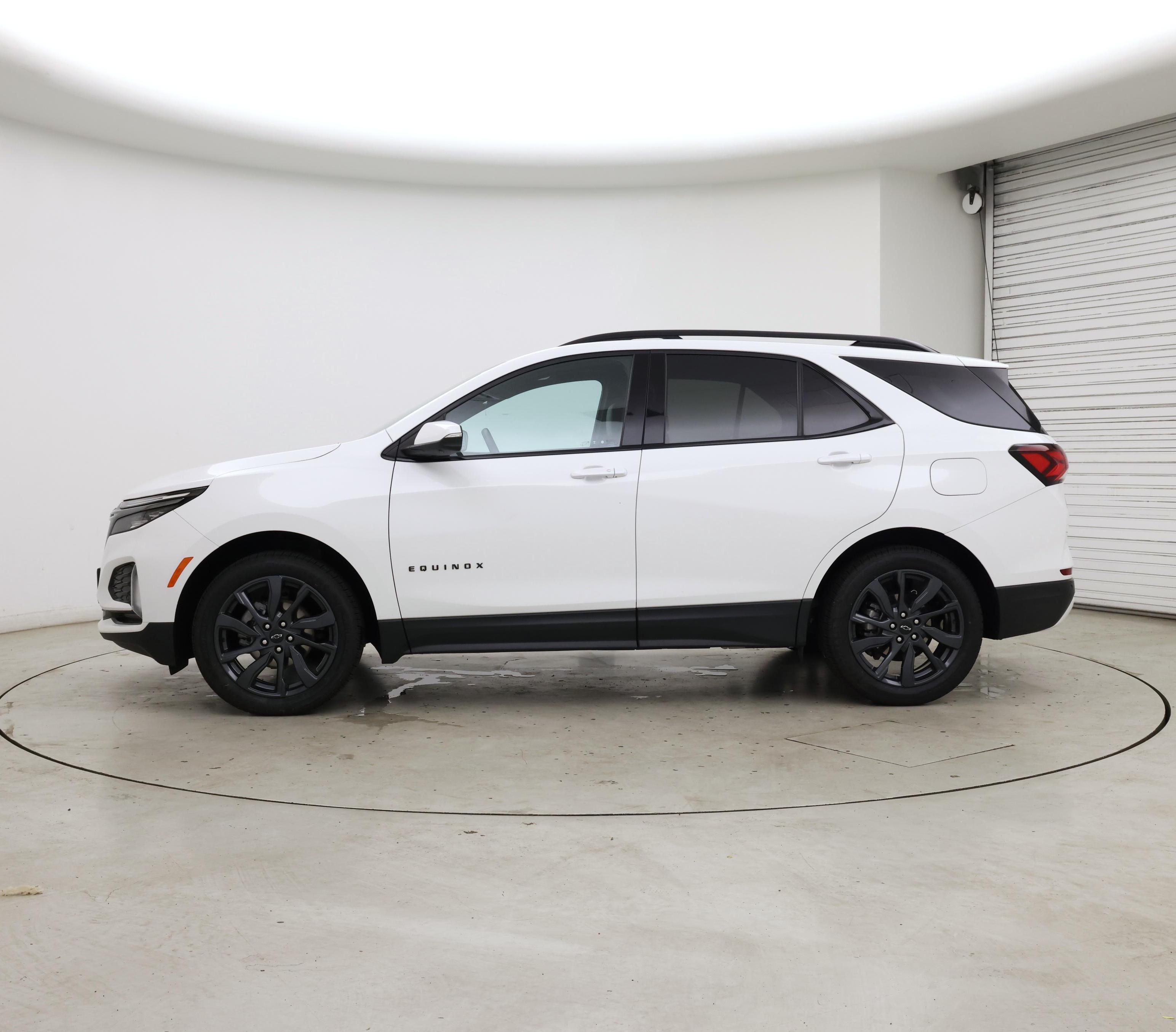 Thumbnail: 2022 Chevrolet Equinox - 3
