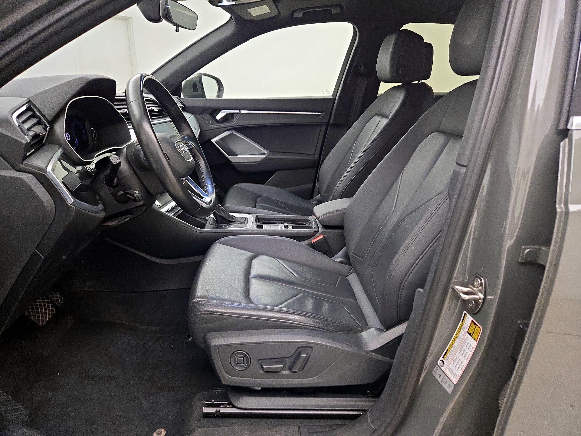 Thumbnail: 2020 Audi Q3 - 11