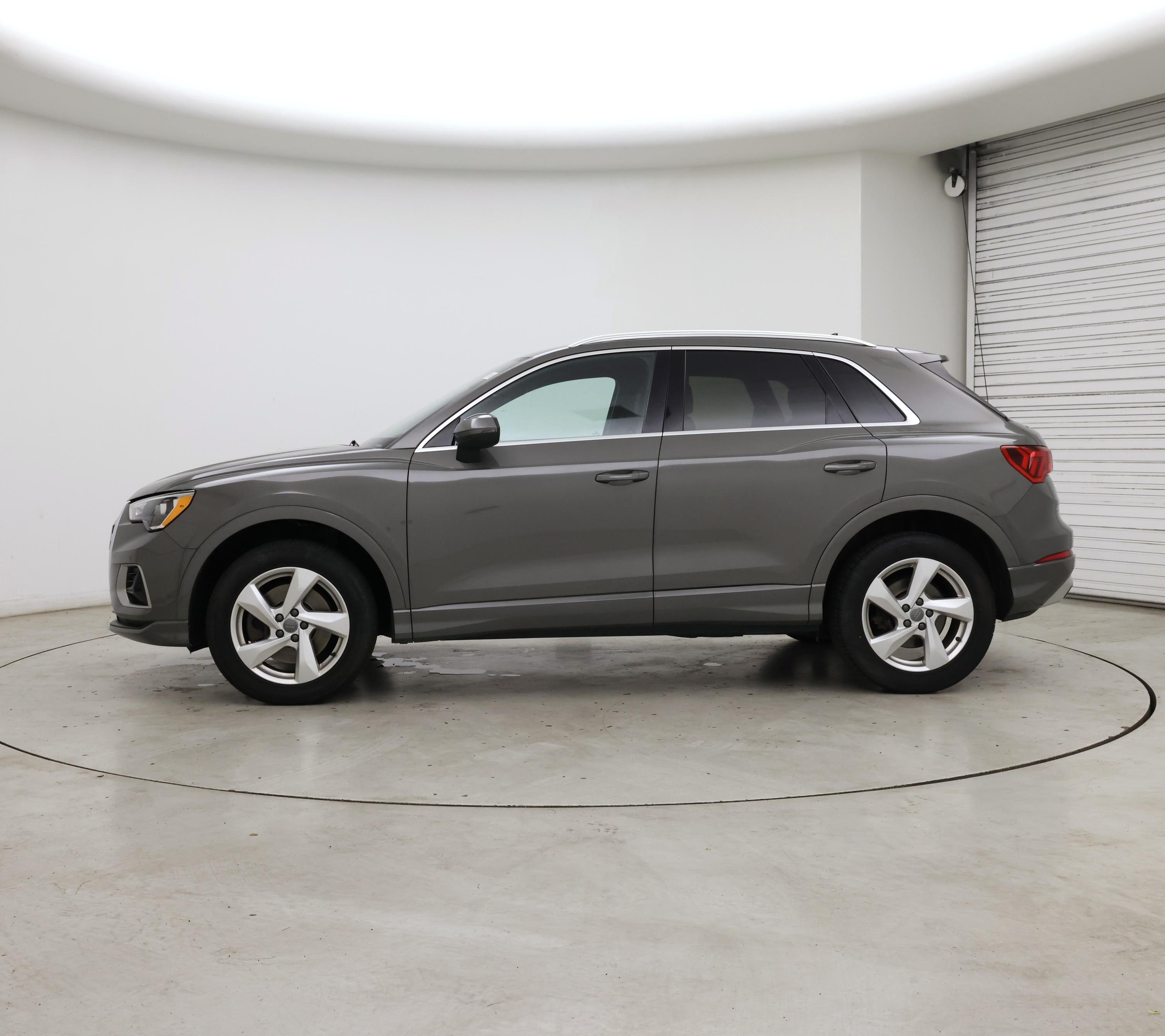 Thumbnail: 2020 Audi Q3 - 3