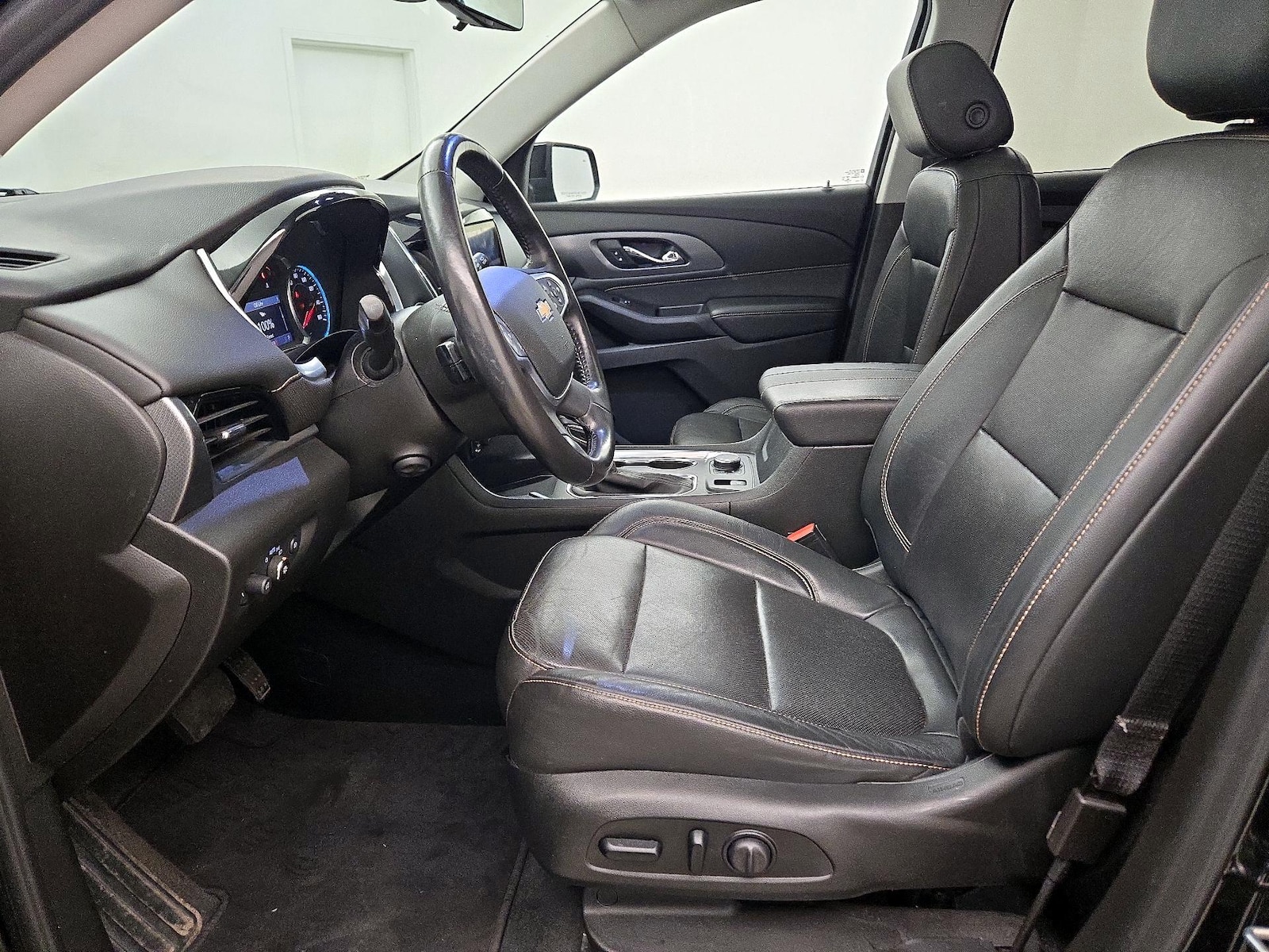 2021 Chevrolet Traverse Premier - Photo 12
