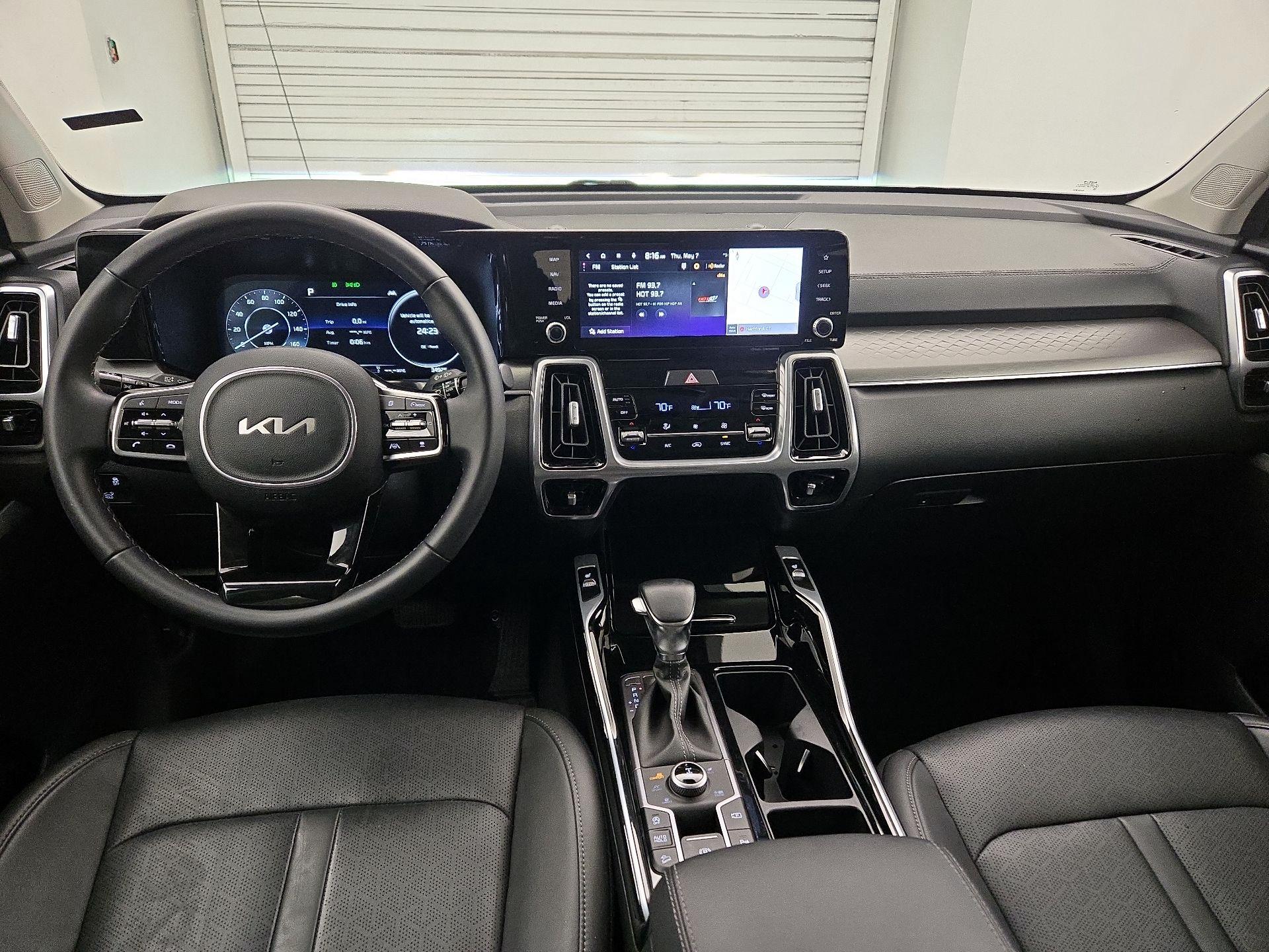 Thumbnail: 2023 Kia Sorento - 9