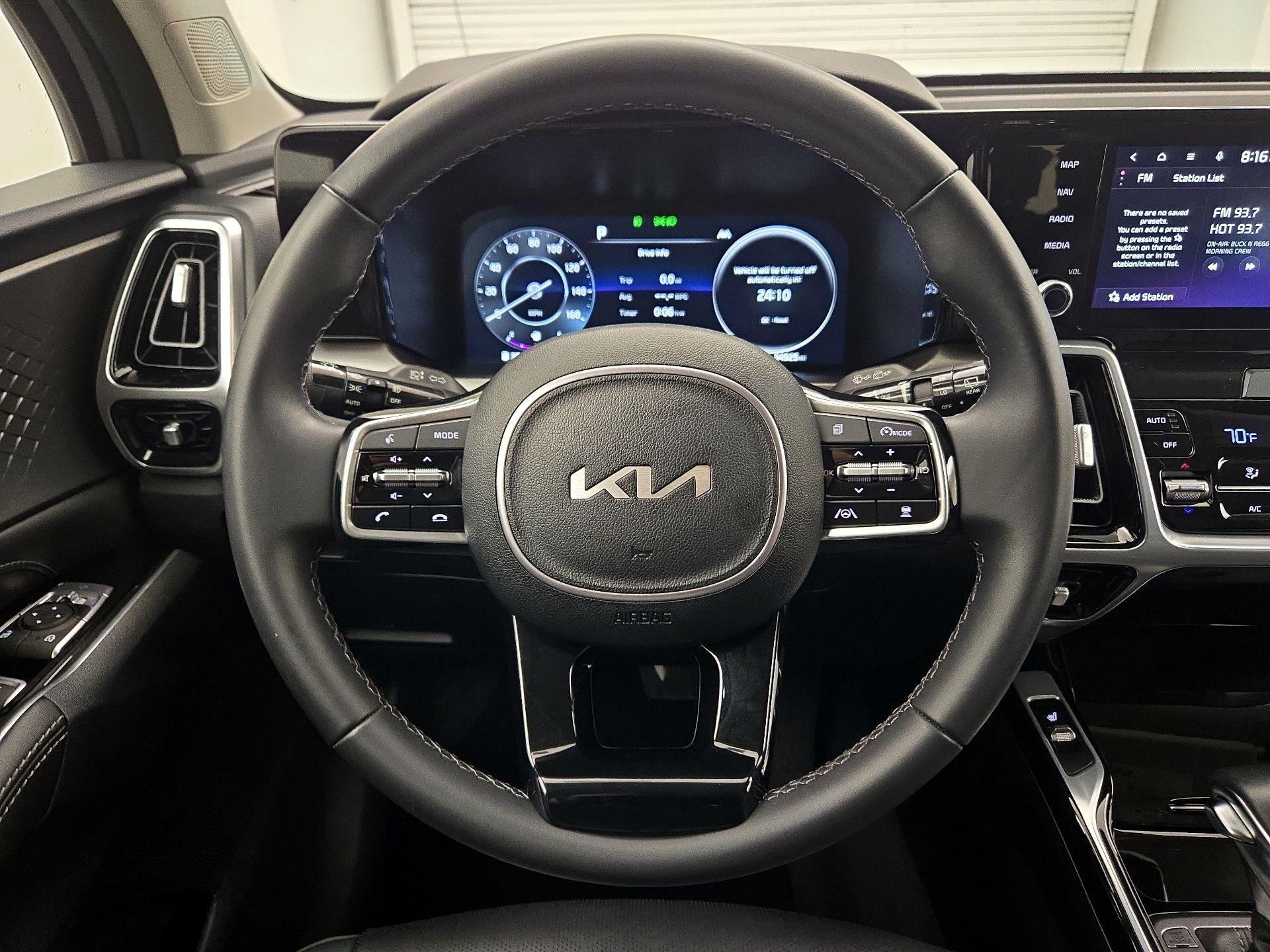 Thumbnail: 2023 Kia Sorento - 10