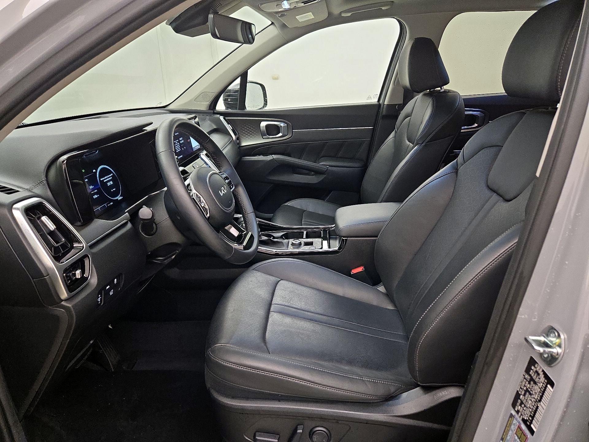 Thumbnail: 2023 Kia Sorento - 11