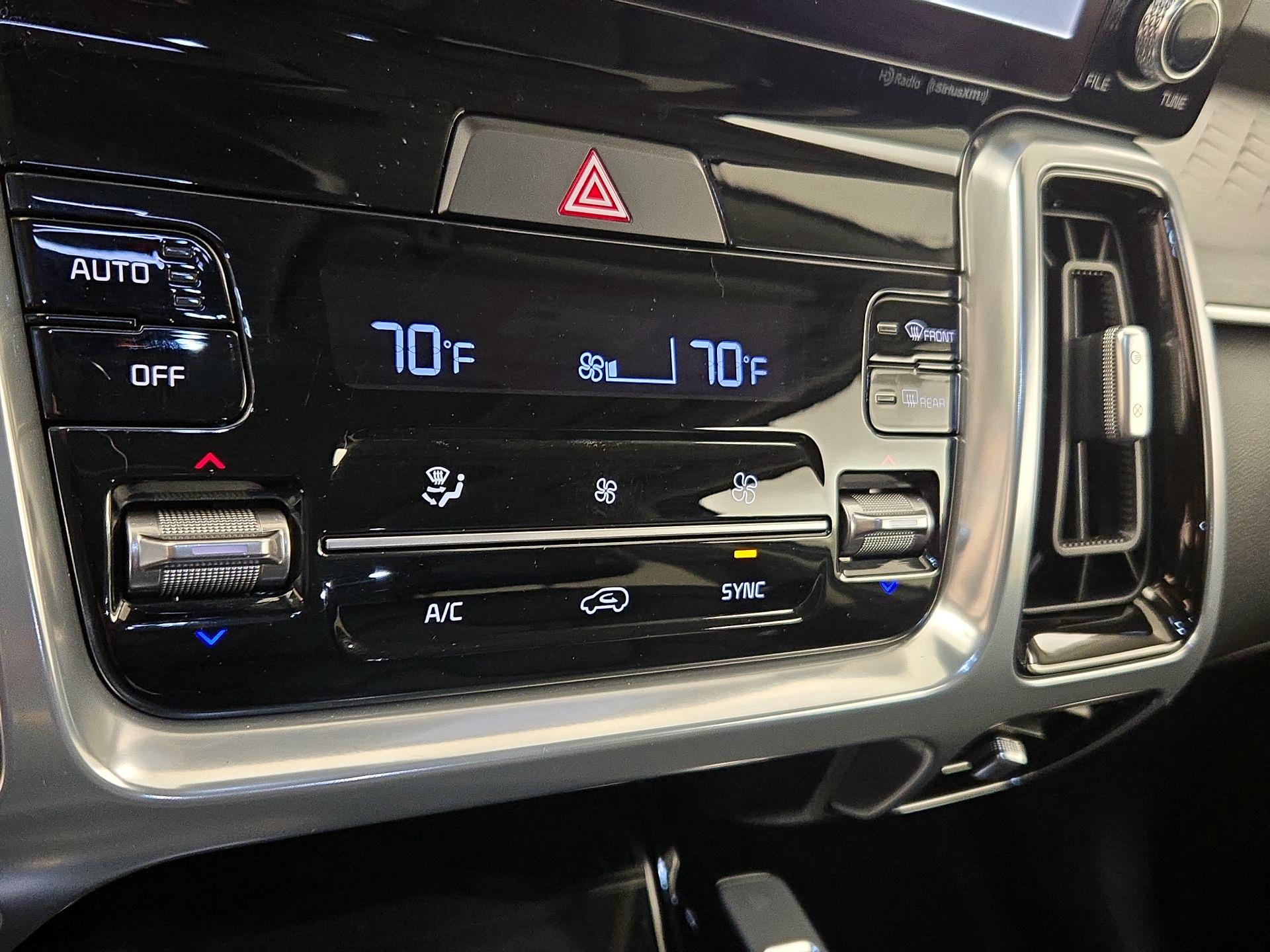 Thumbnail: 2023 Kia Sorento - 14