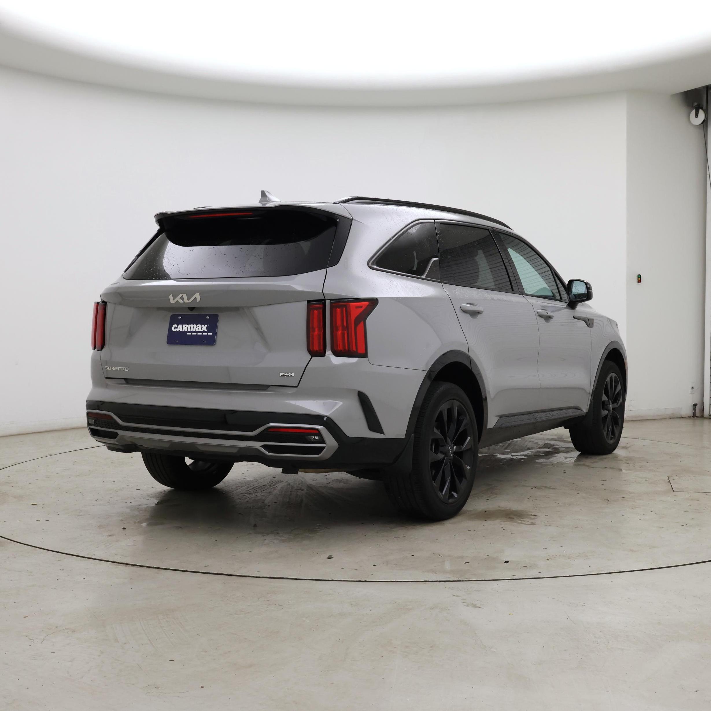Thumbnail: 2023 Kia Sorento - 8