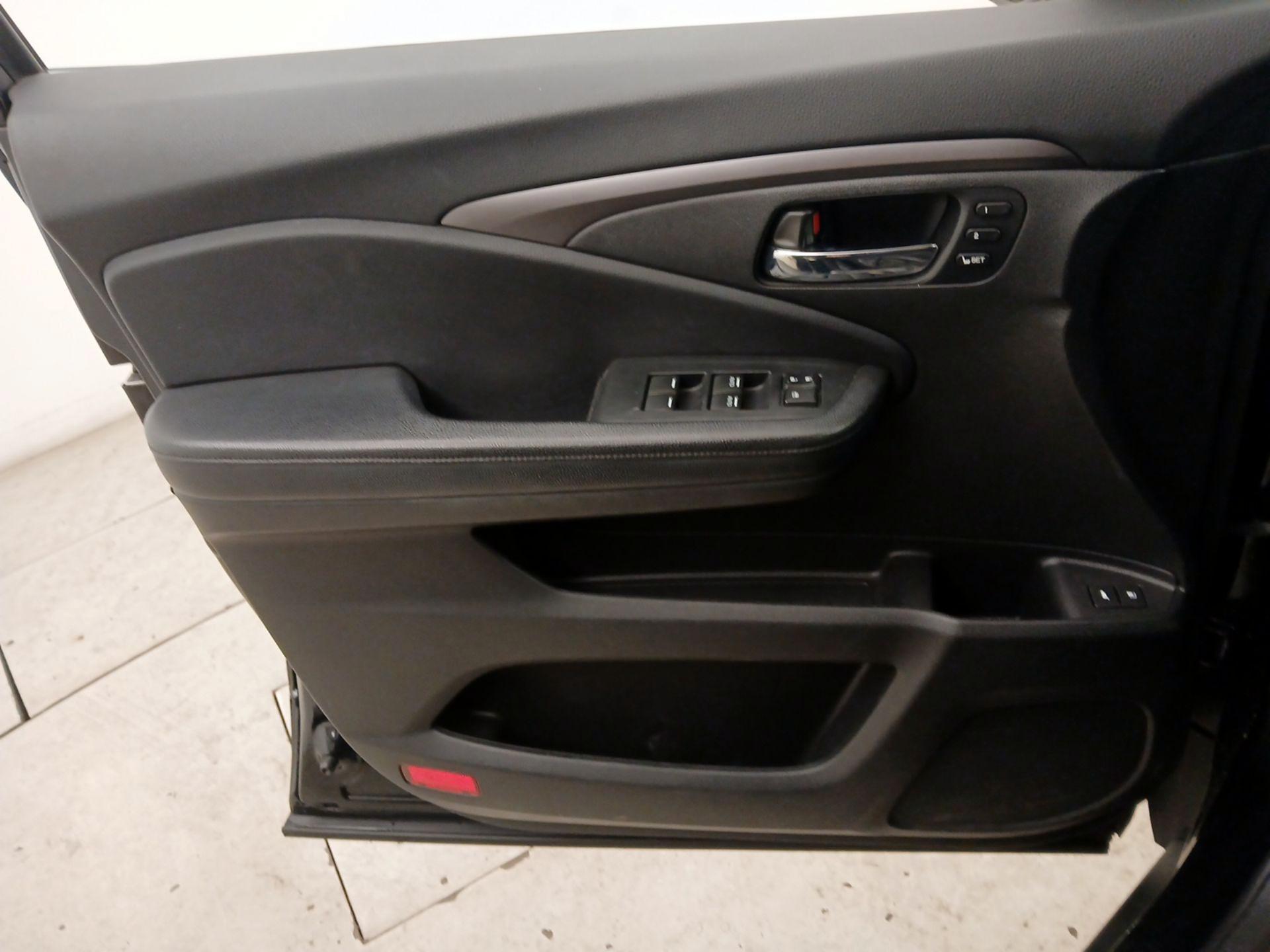 Thumbnail: 2021 Honda Pilot - 12