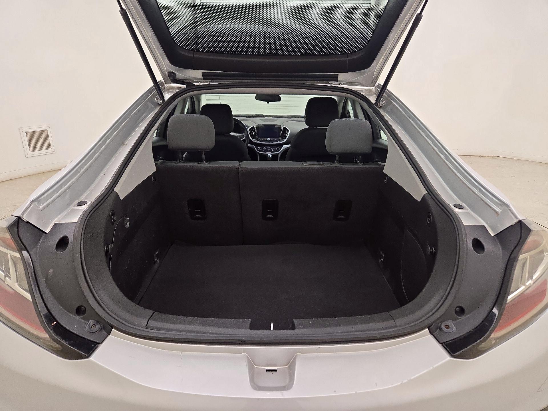 Thumbnail: 2017 Chevrolet Volt - 17