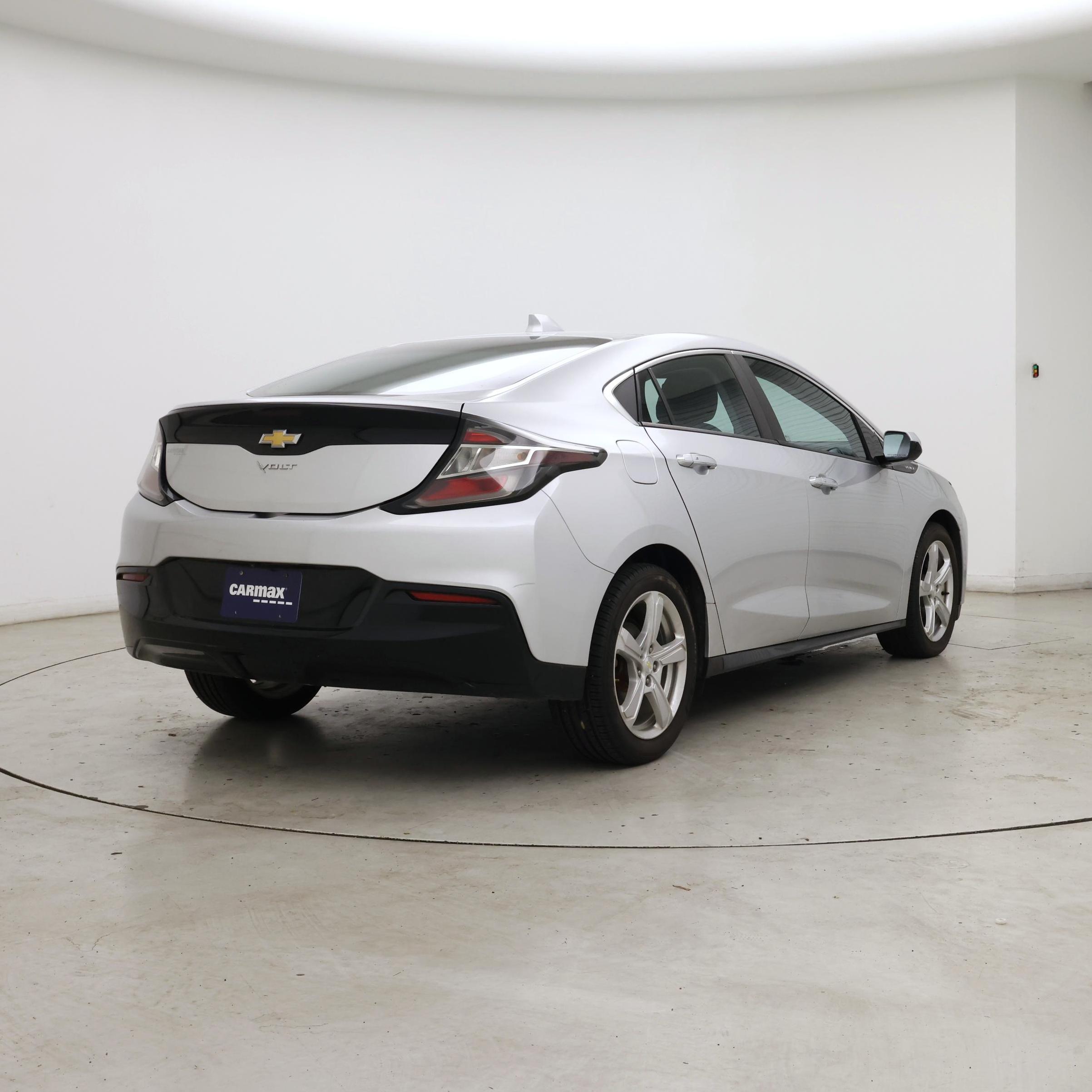 Thumbnail: 2017 Chevrolet Volt - 8