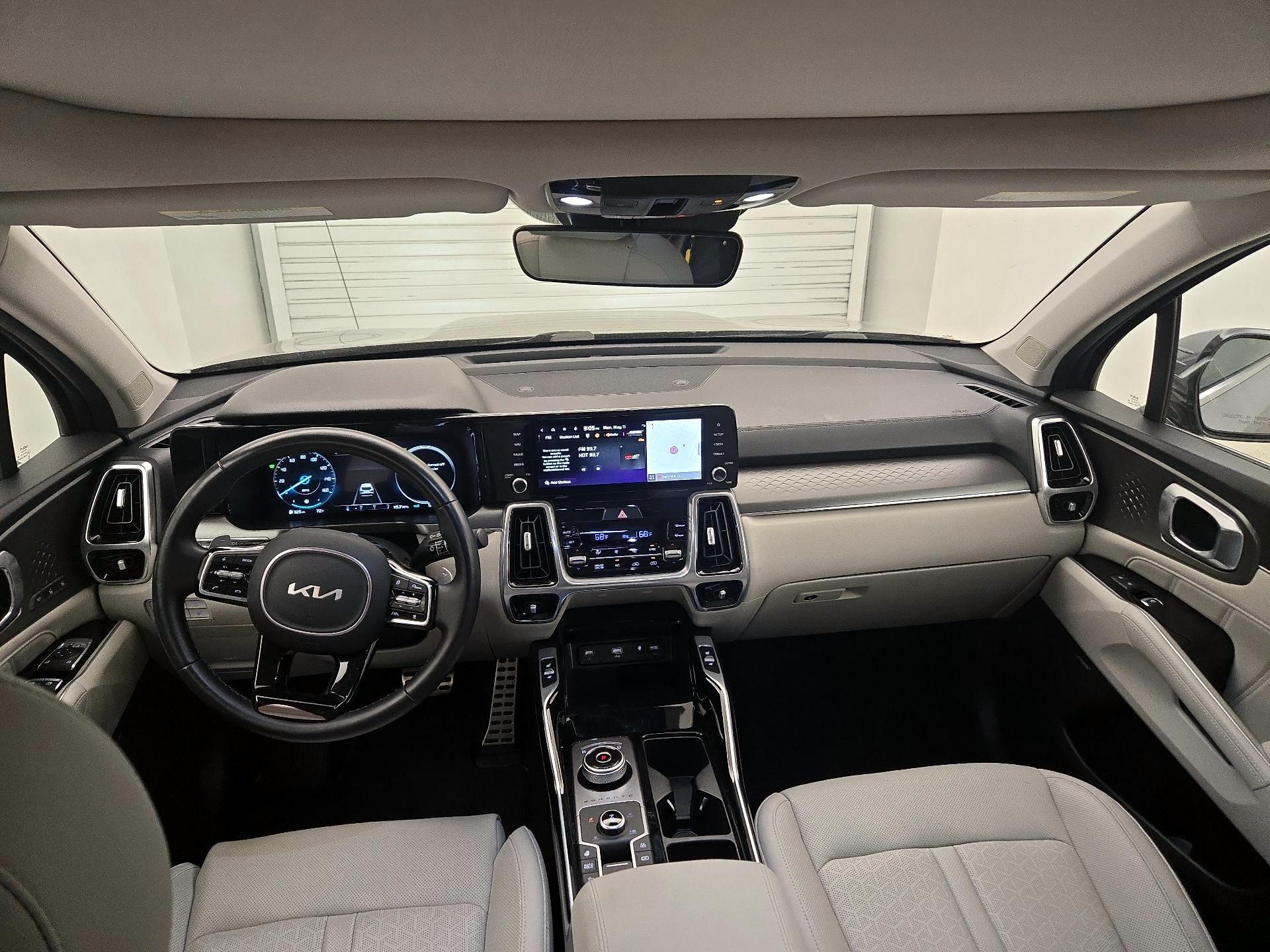Thumbnail: 2023 Kia Sorento - 9
