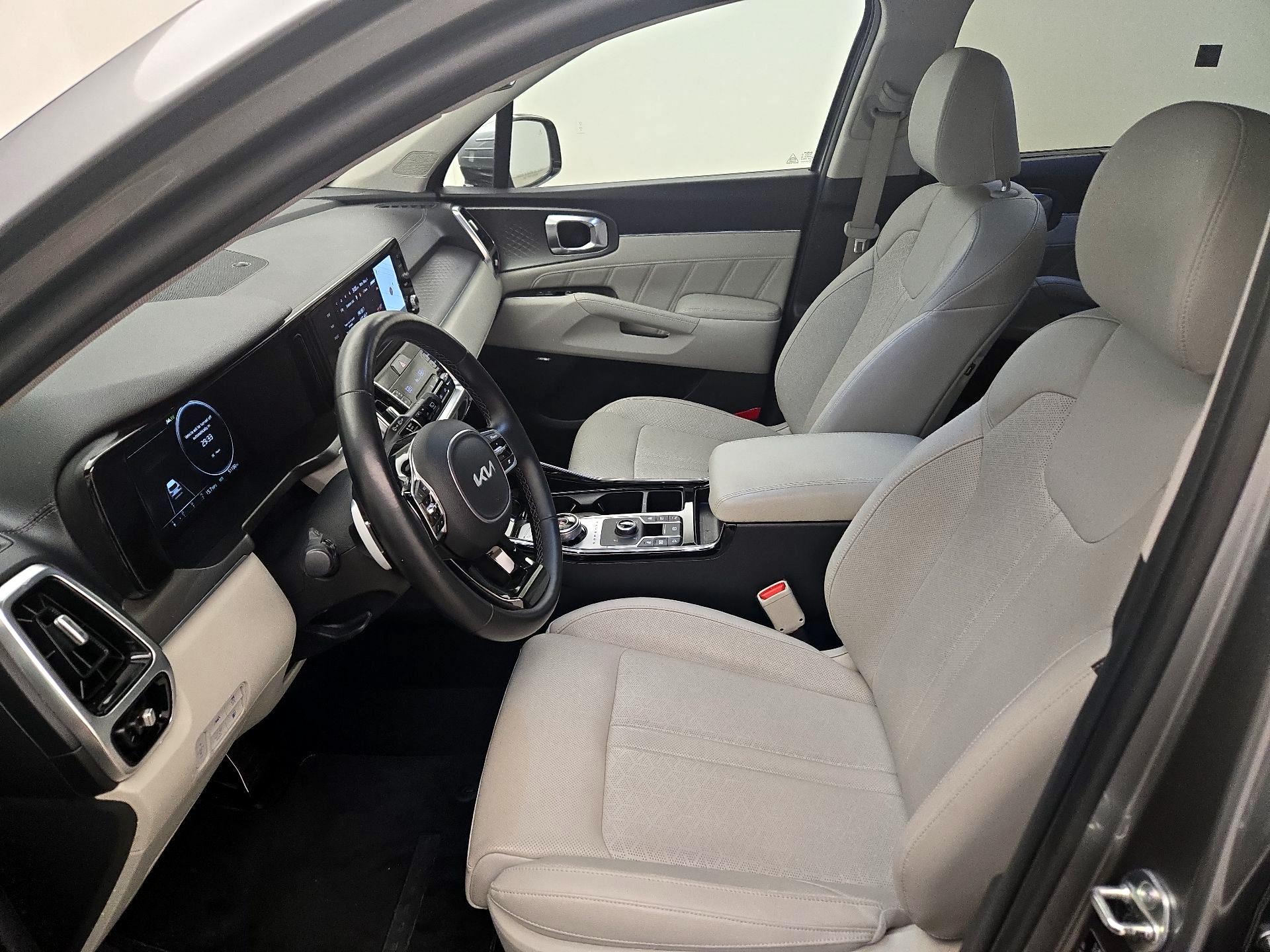 Thumbnail: 2023 Kia Sorento - 11