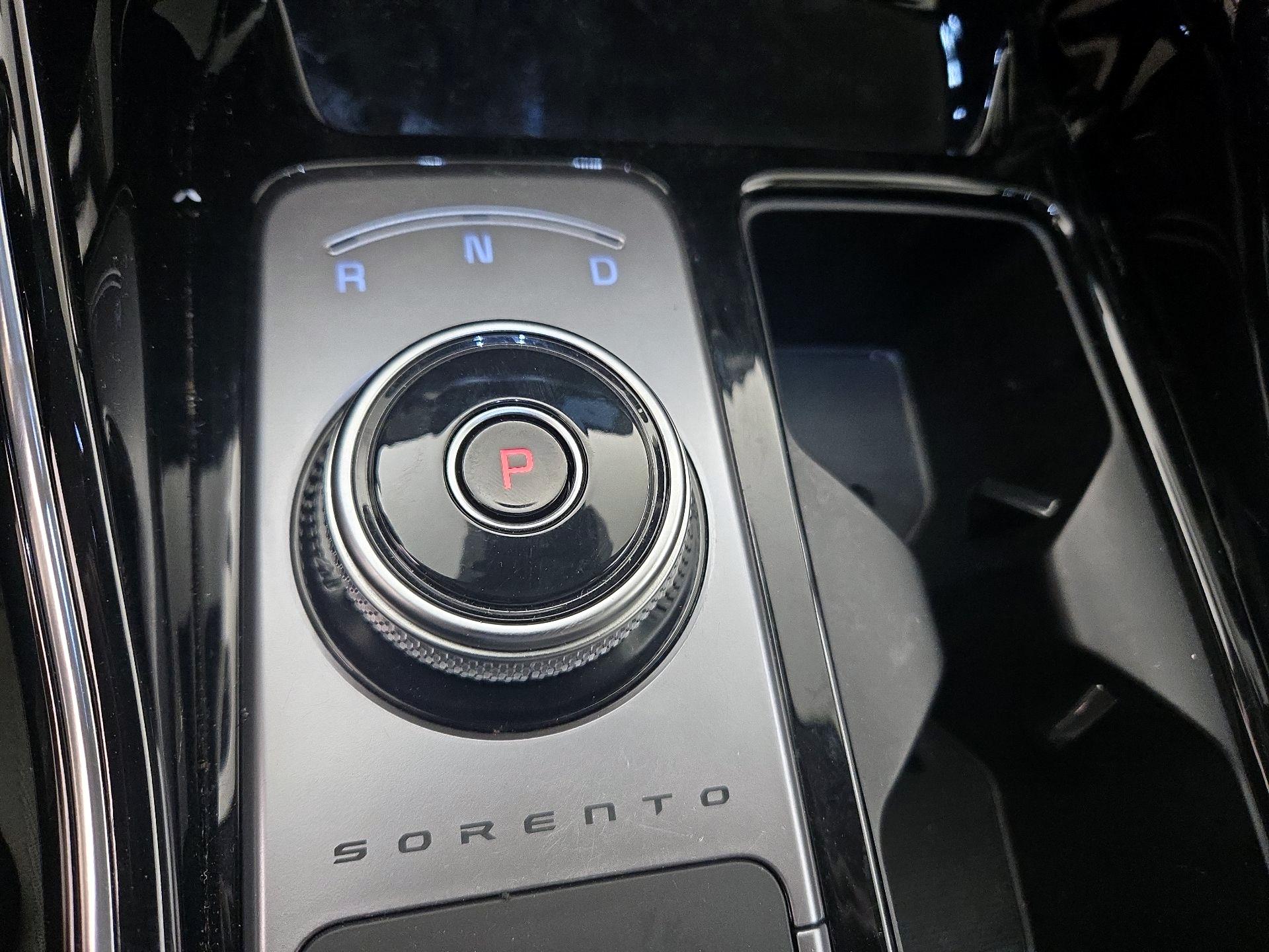 Thumbnail: 2023 Kia Sorento - 16