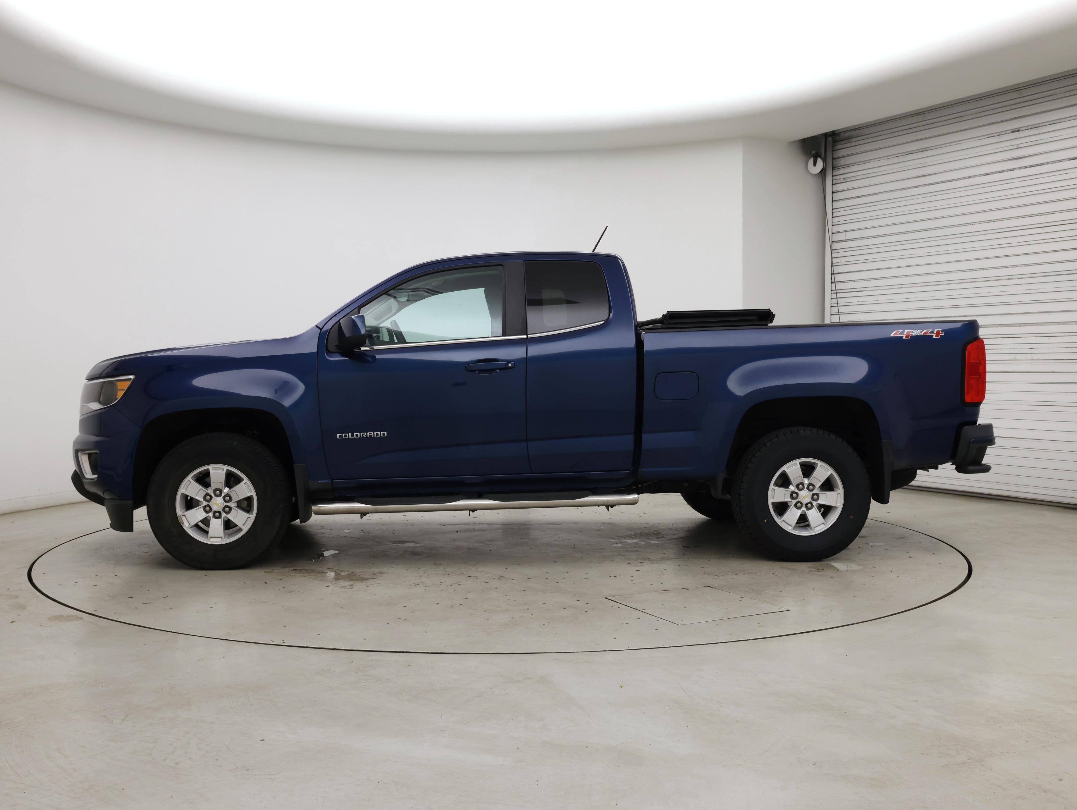 Thumbnail: 2020 Chevrolet Colorado - 3