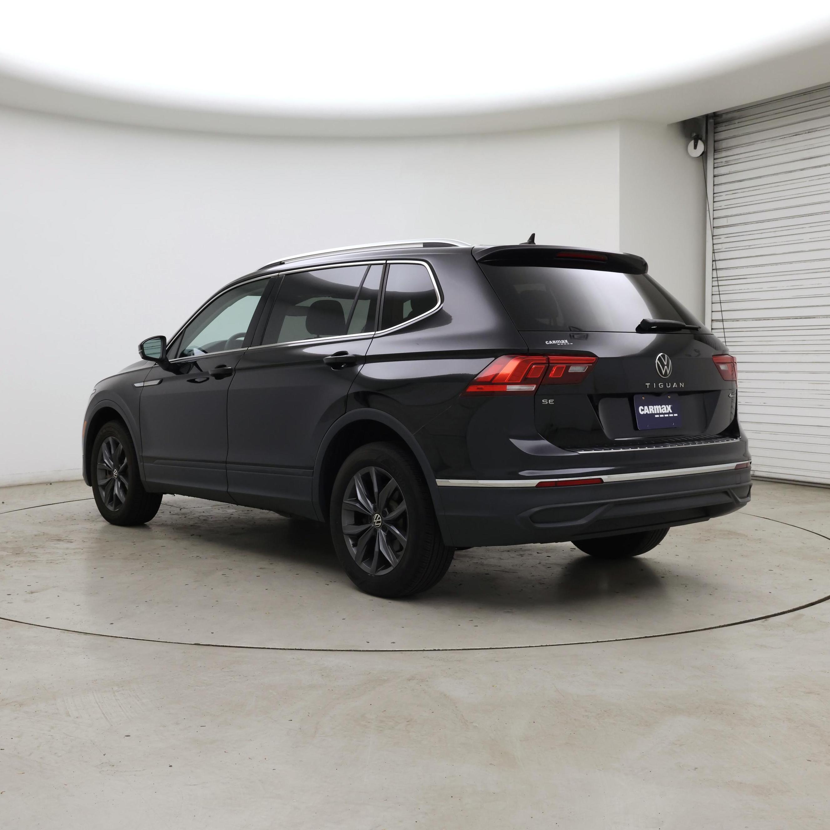 Thumbnail: 2022 Volkswagen Tiguan - 2