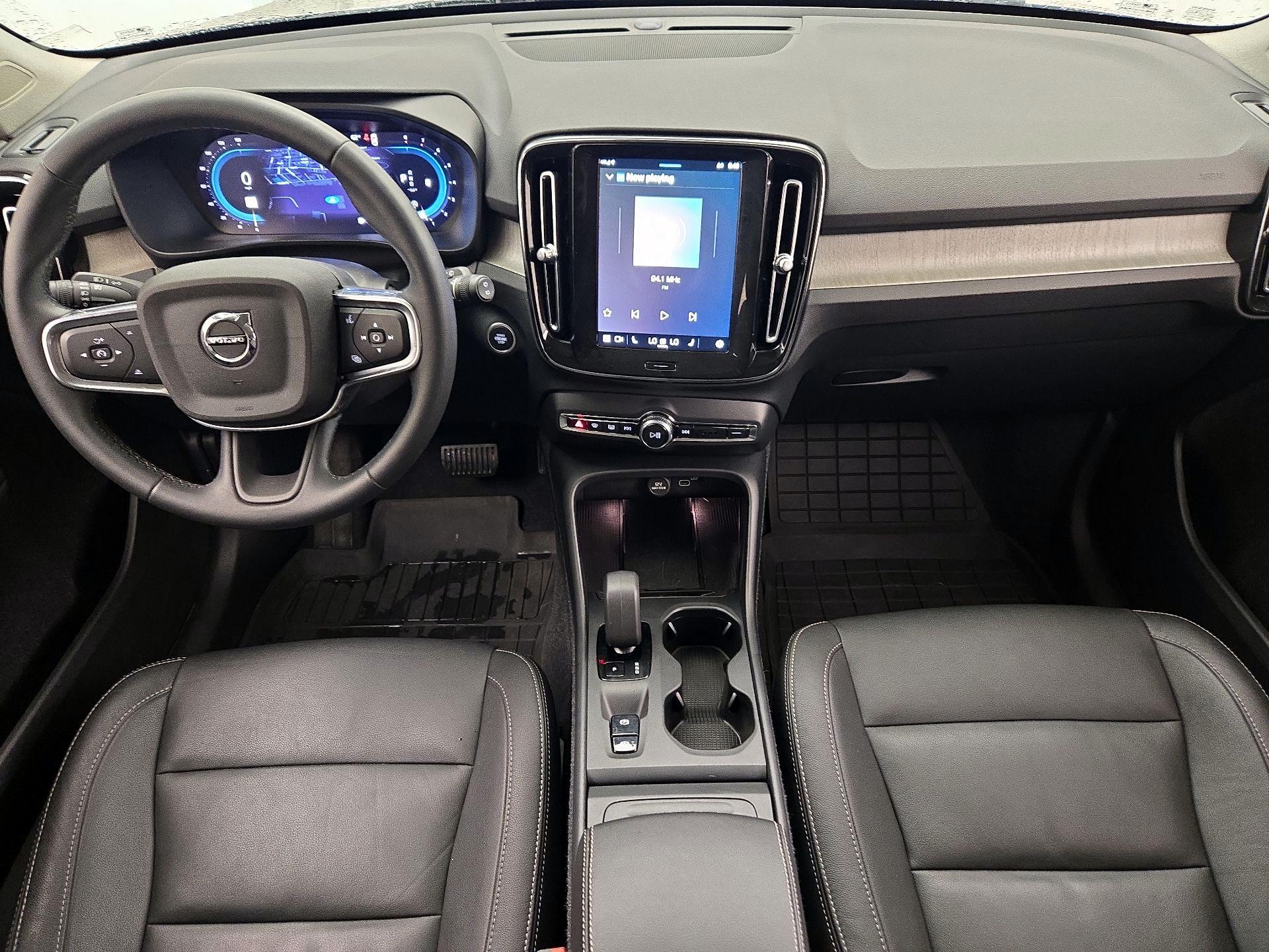 Thumbnail: 2024 Volvo XC40 - 9
