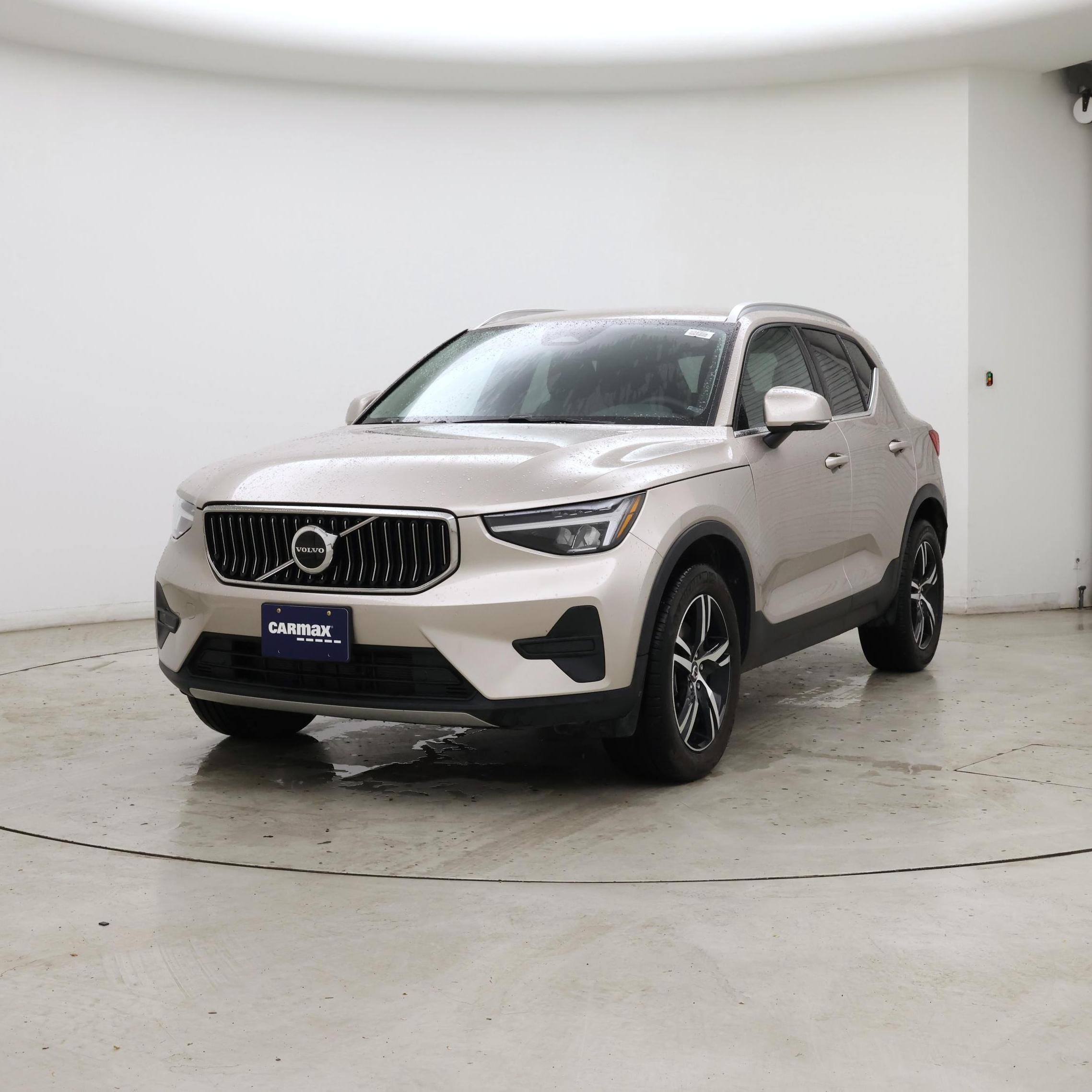 Thumbnail: 2024 Volvo XC40 - 4
