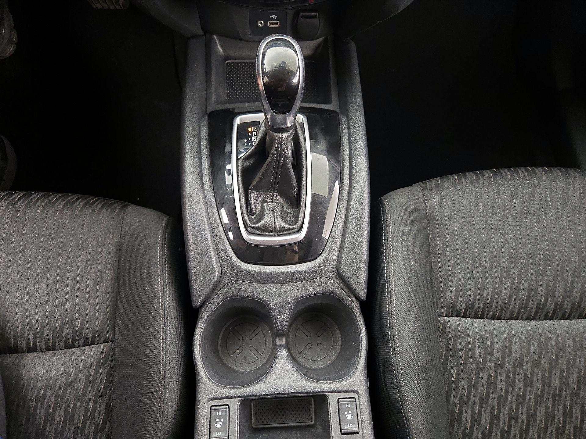 Thumbnail: 2019 Nissan Rogue - 16