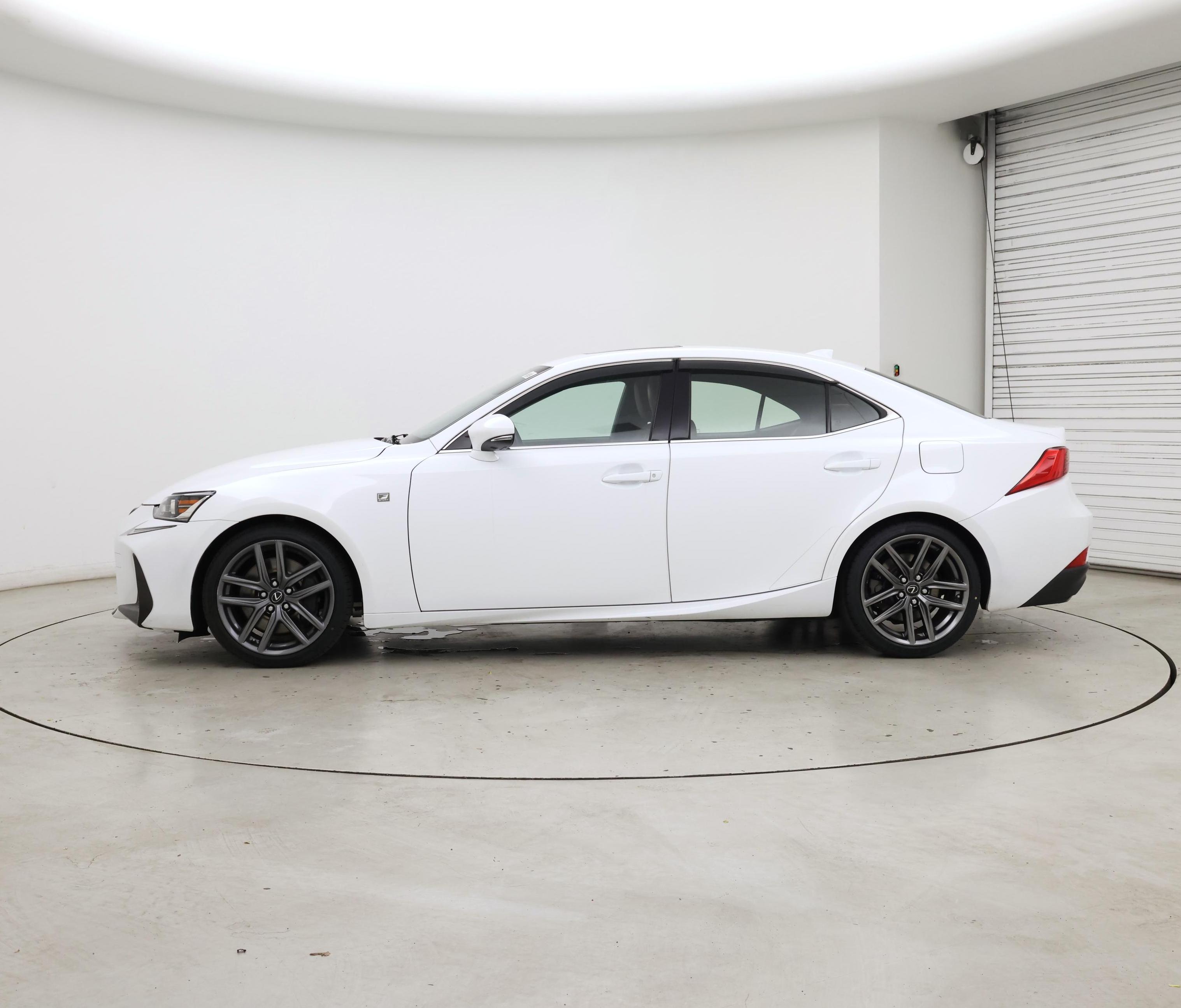 Thumbnail: 2018 Lexus IS - 3