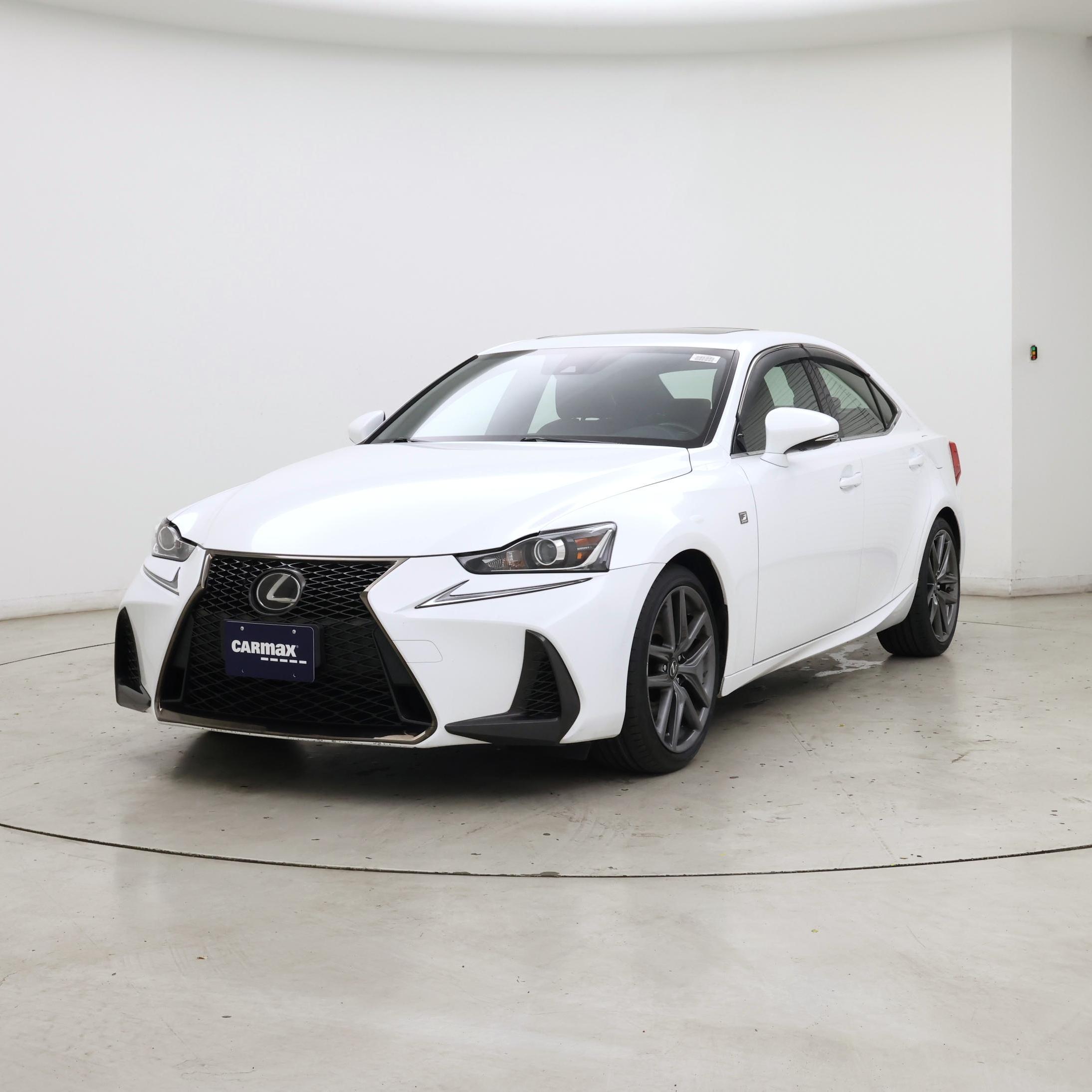 Thumbnail: 2018 Lexus IS - 4