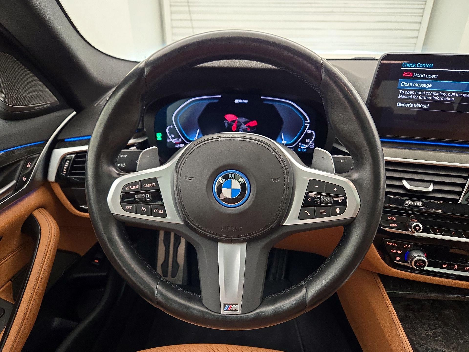 Thumbnail: 2023 BMW 5 Series - 10