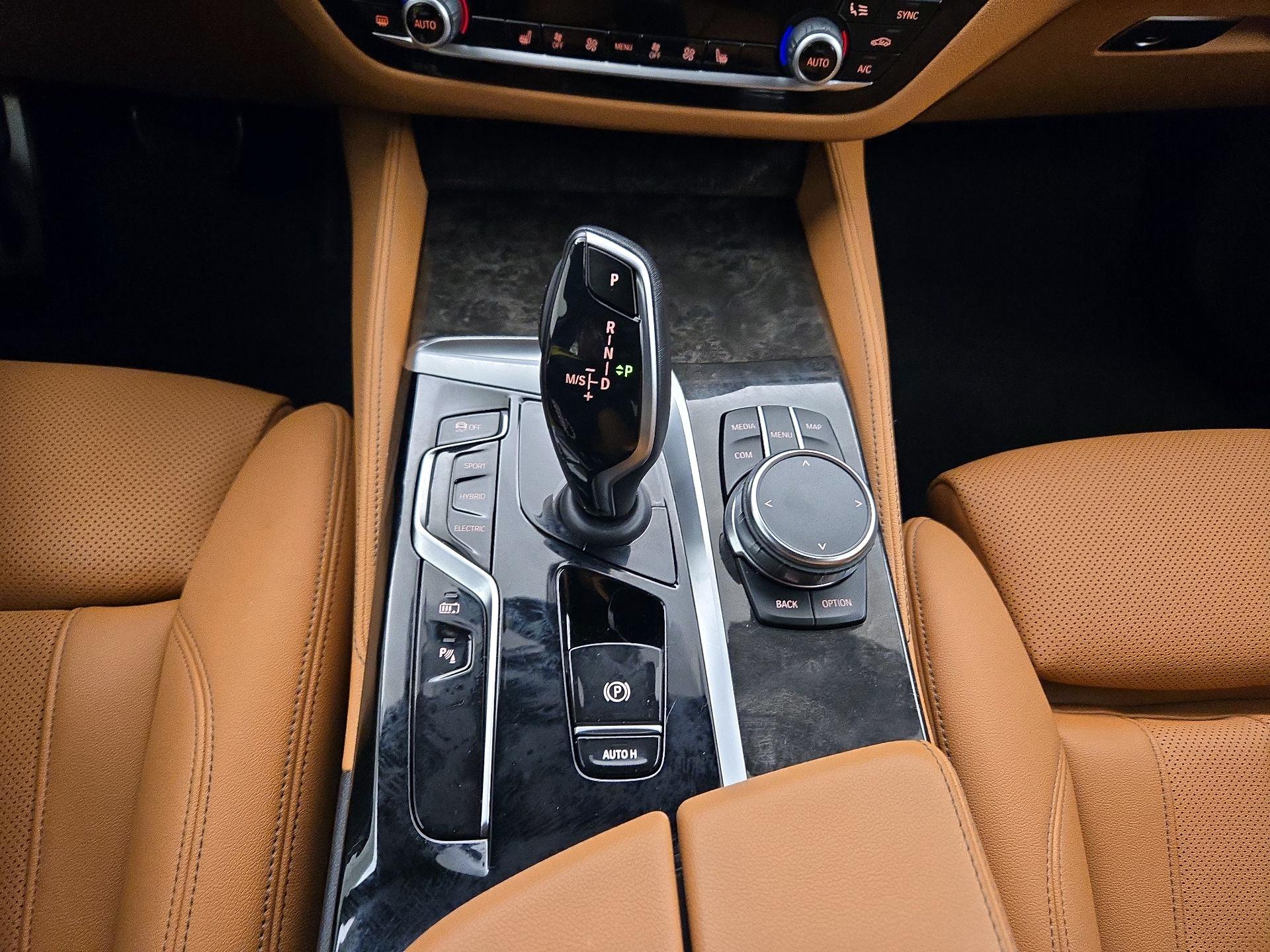 Thumbnail: 2023 BMW 5 Series - 18