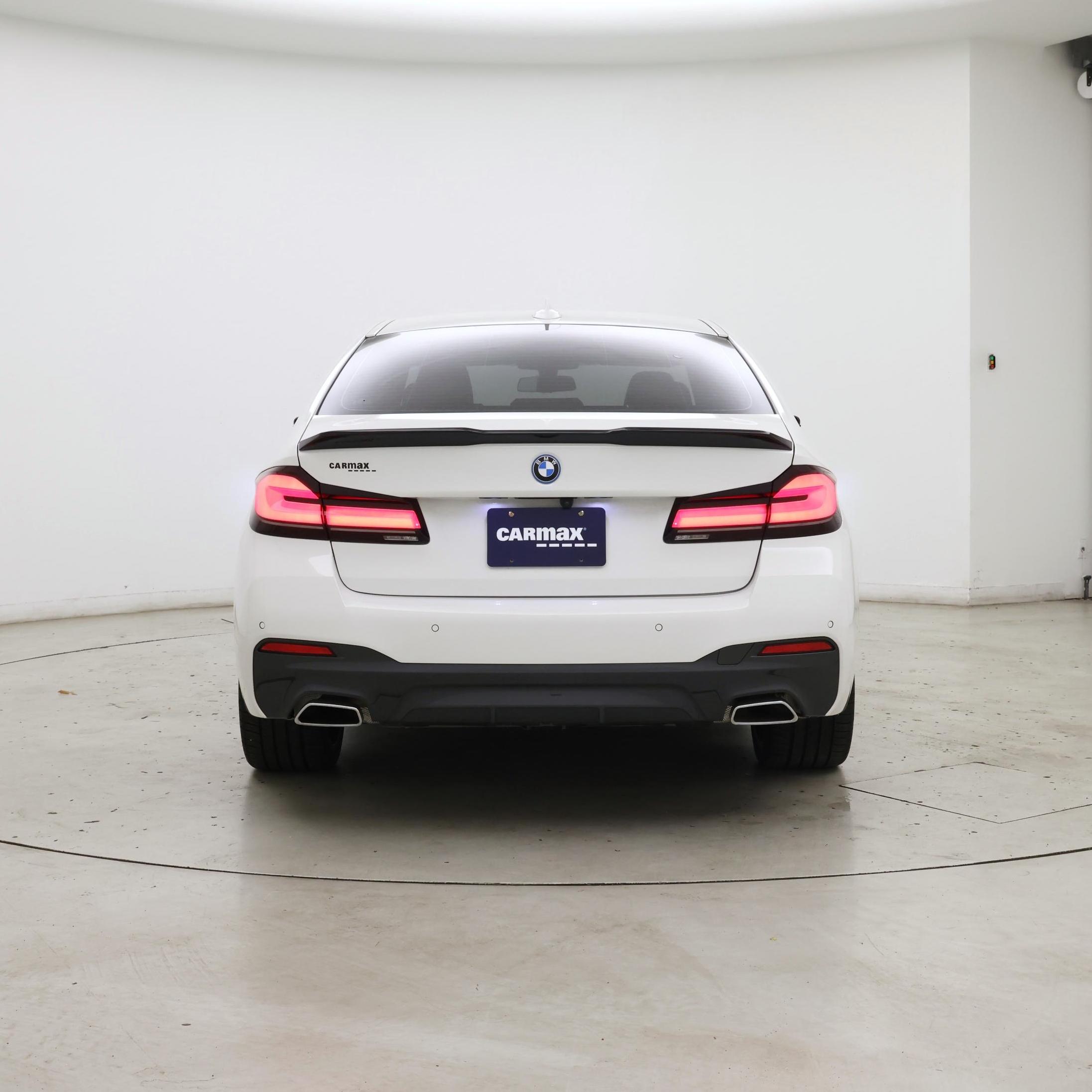Thumbnail: 2023 BMW 5 Series - 6