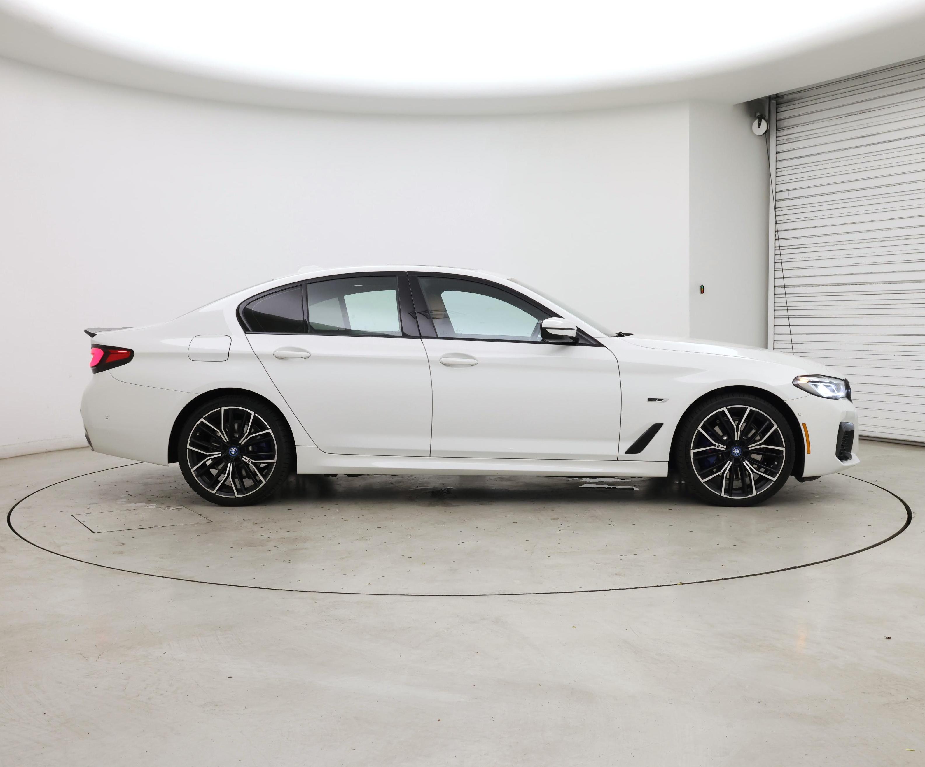 Thumbnail: 2023 BMW 5 Series - 7