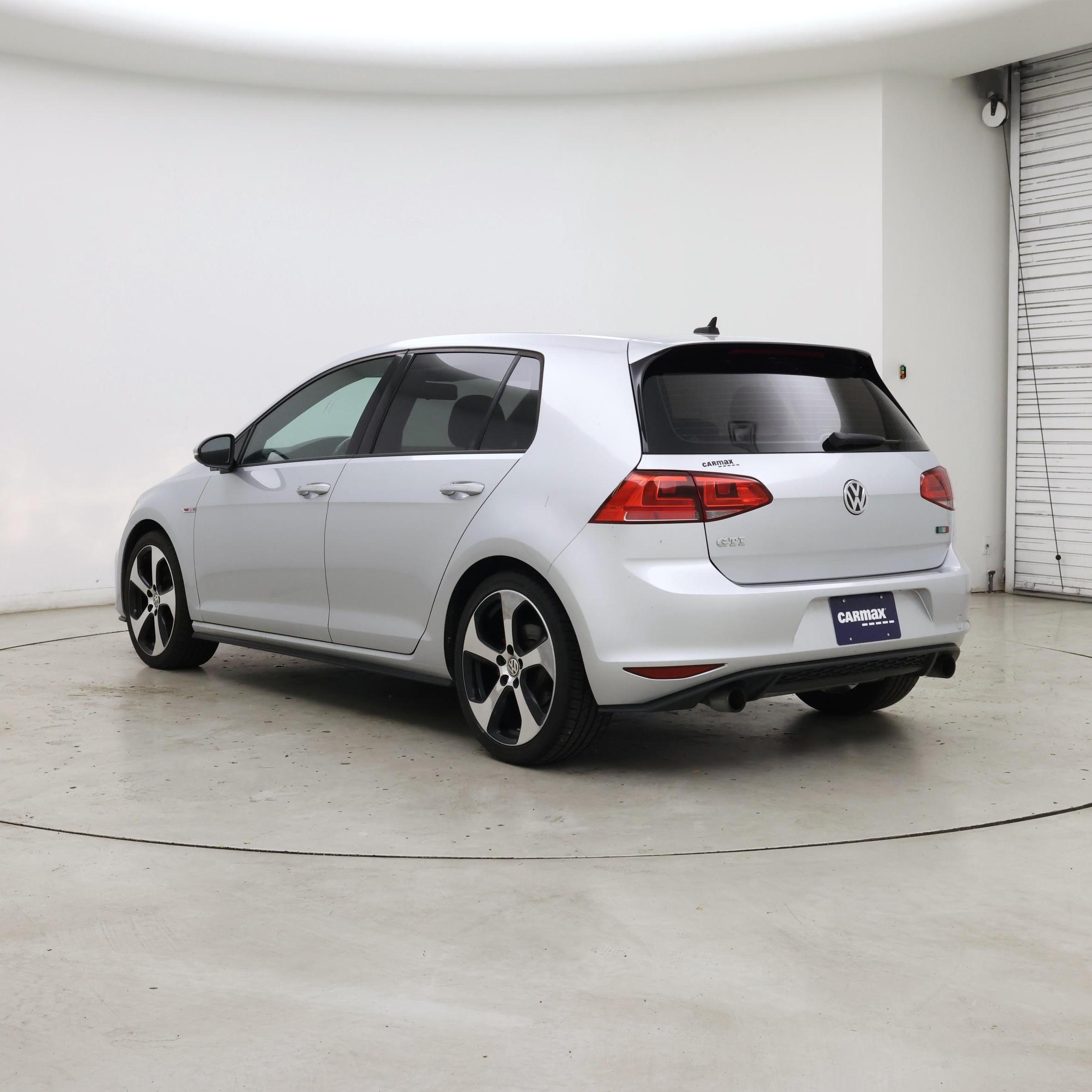 Thumbnail: 2017 Volkswagen Golf - 2
