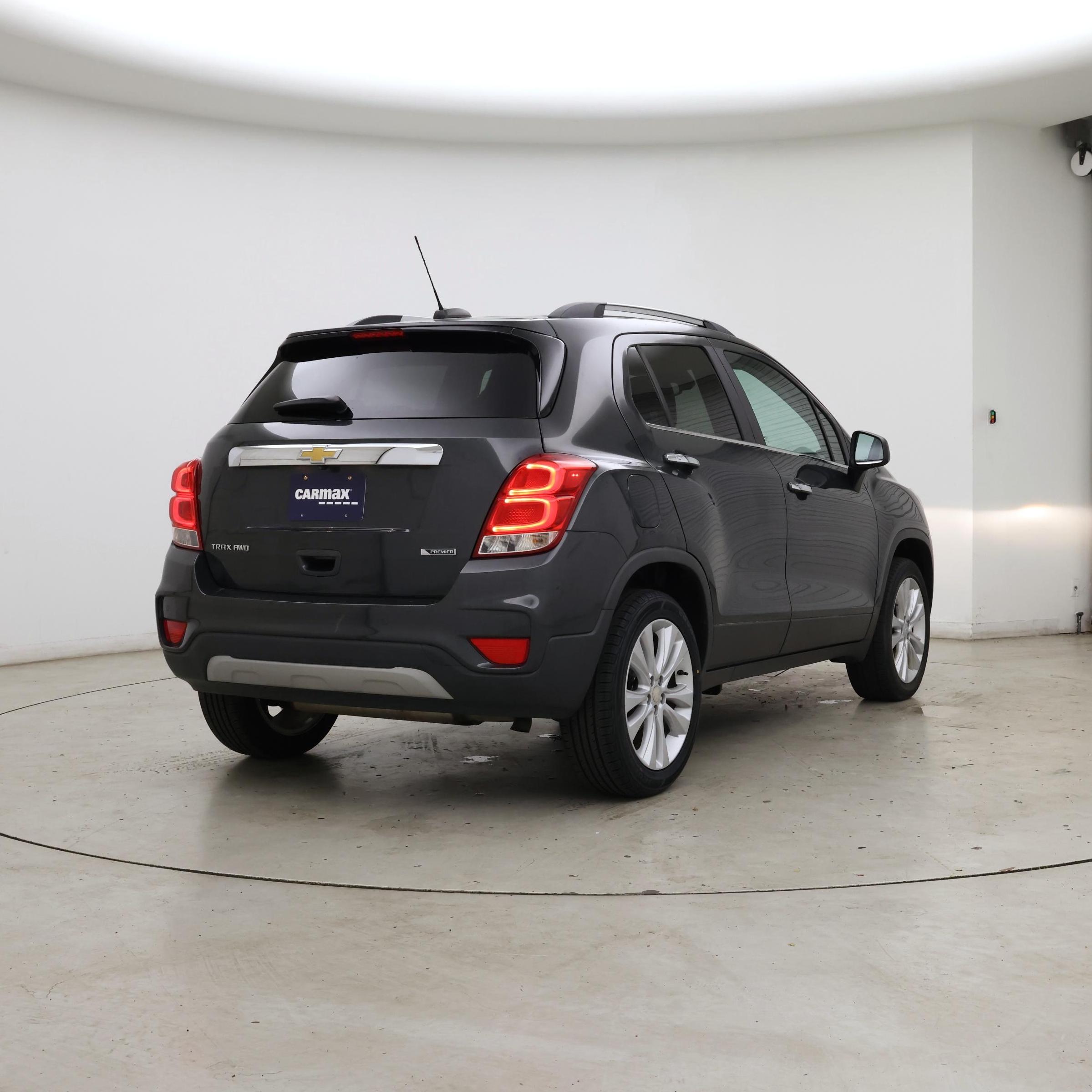 Thumbnail: 2017 Chevrolet Trax - 8