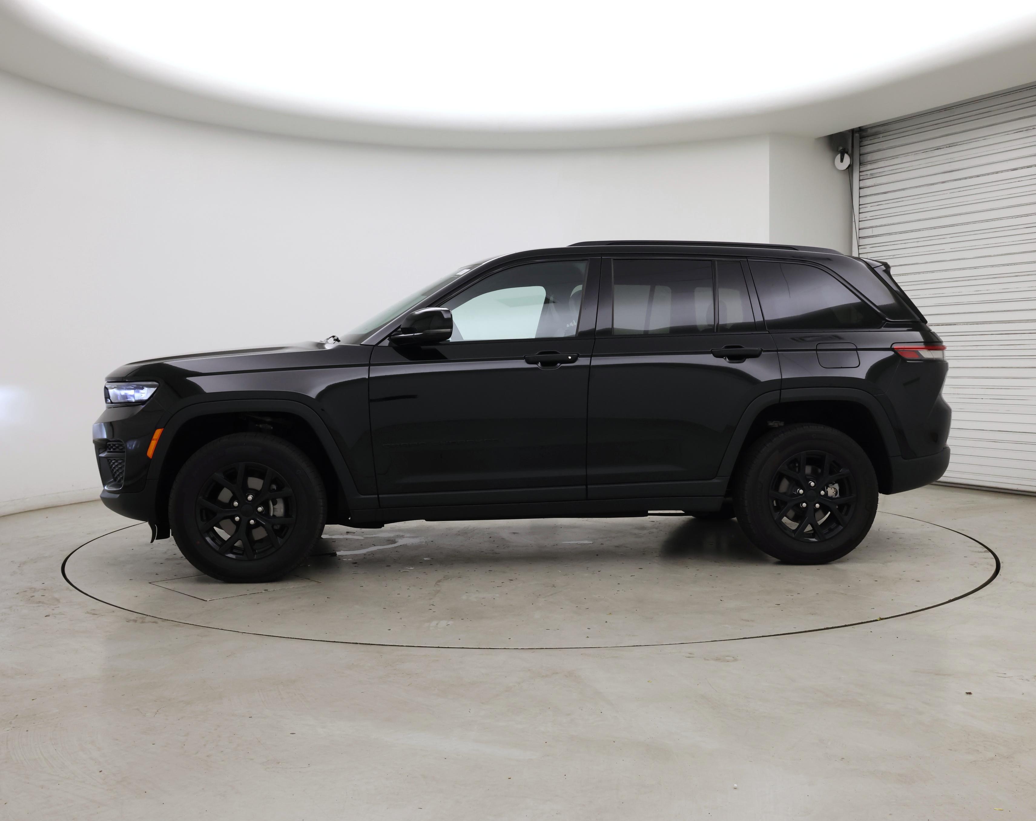 Thumbnail: 2025 Jeep Grand Cherokee - 3
