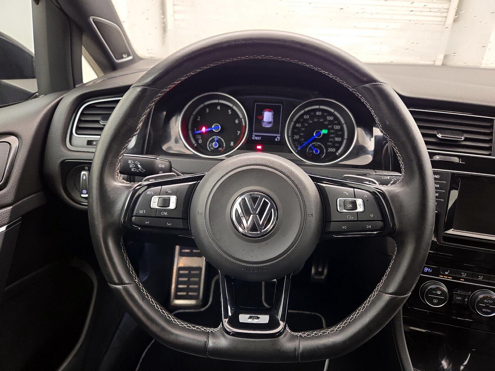 Thumbnail: 2015 Volkswagen Golf - 10