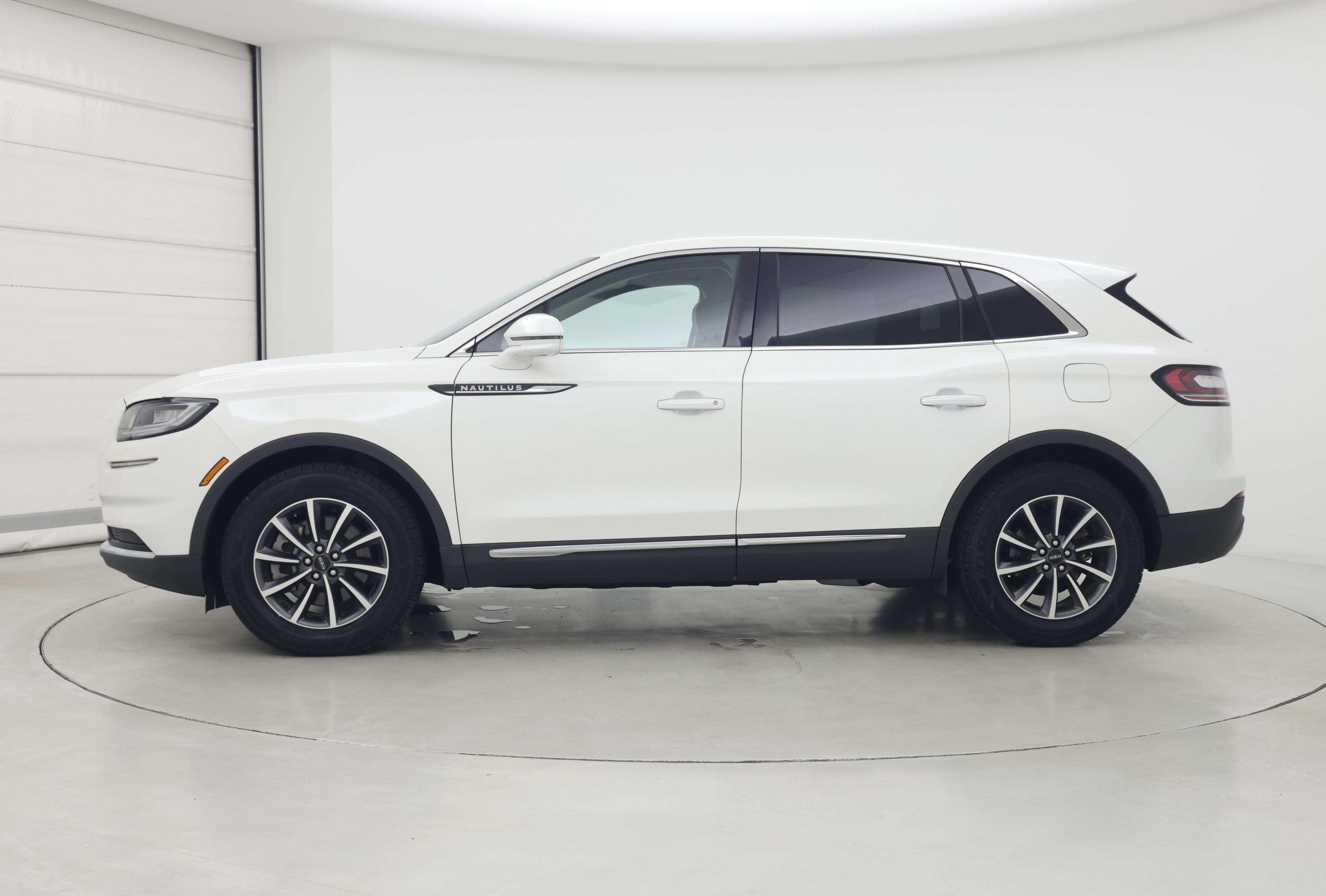 Thumbnail: 2021 Lincoln Nautilus - 3