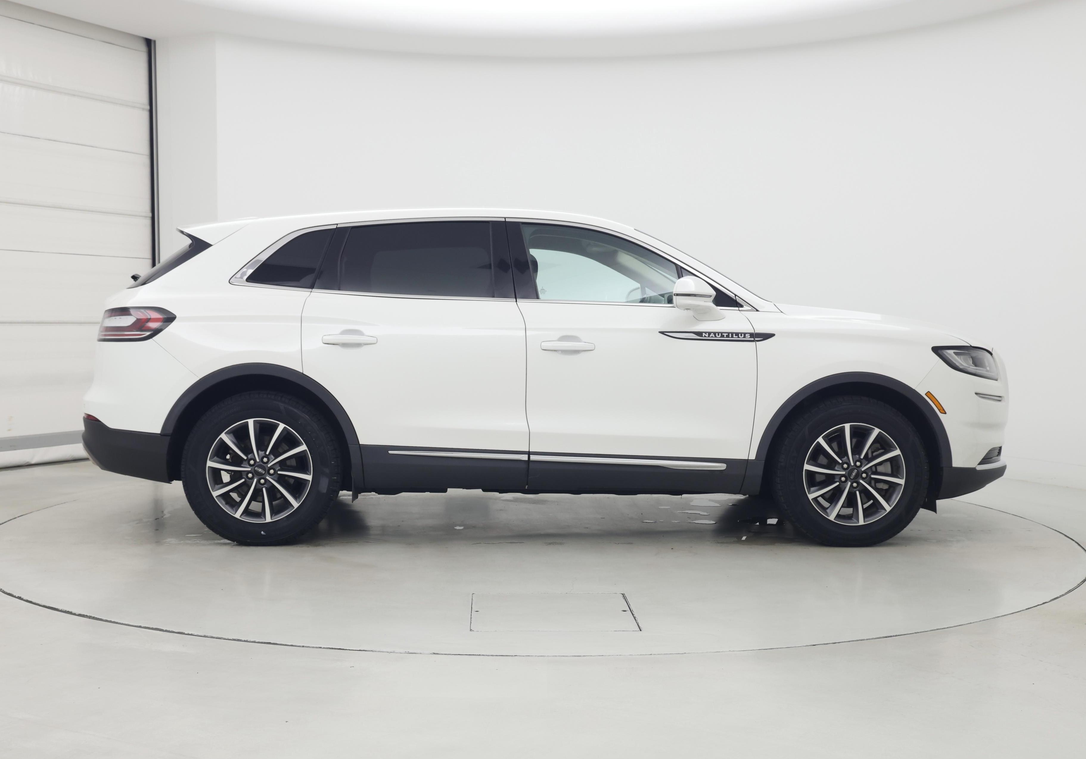 Thumbnail: 2021 Lincoln Nautilus - 7