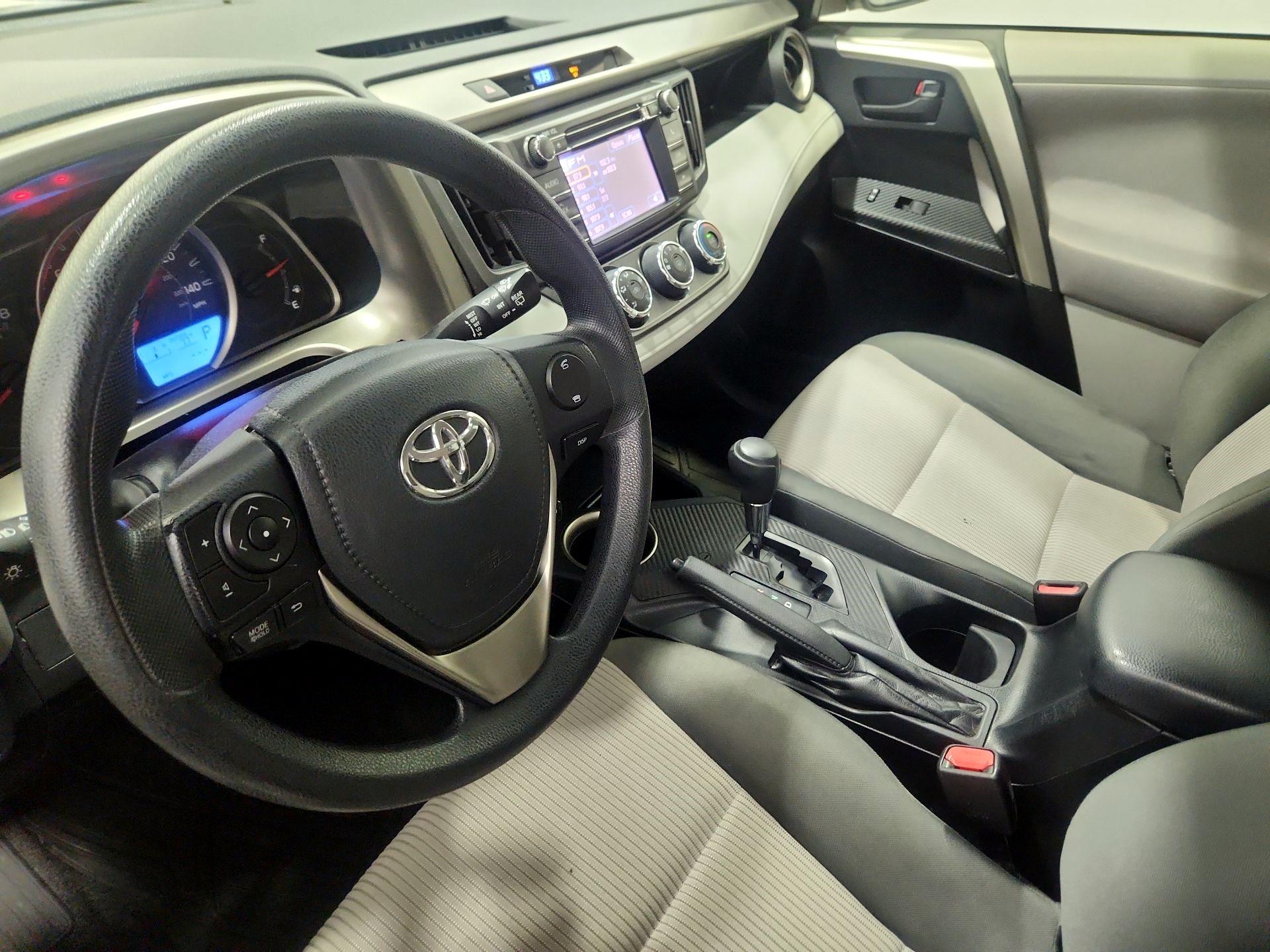 Thumbnail: 2013 Toyota RAV4 - 11