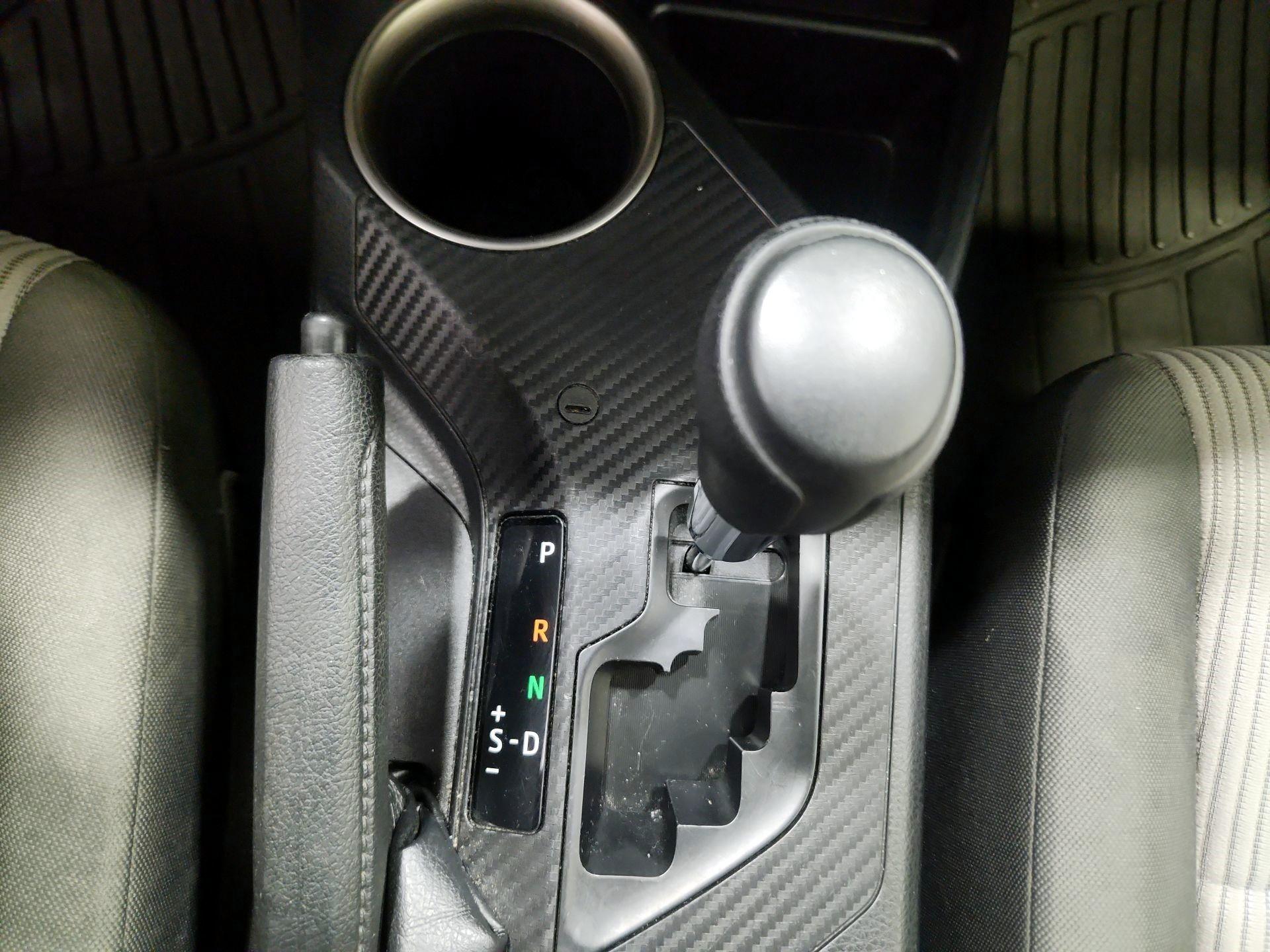 Thumbnail: 2013 Toyota RAV4 - 17