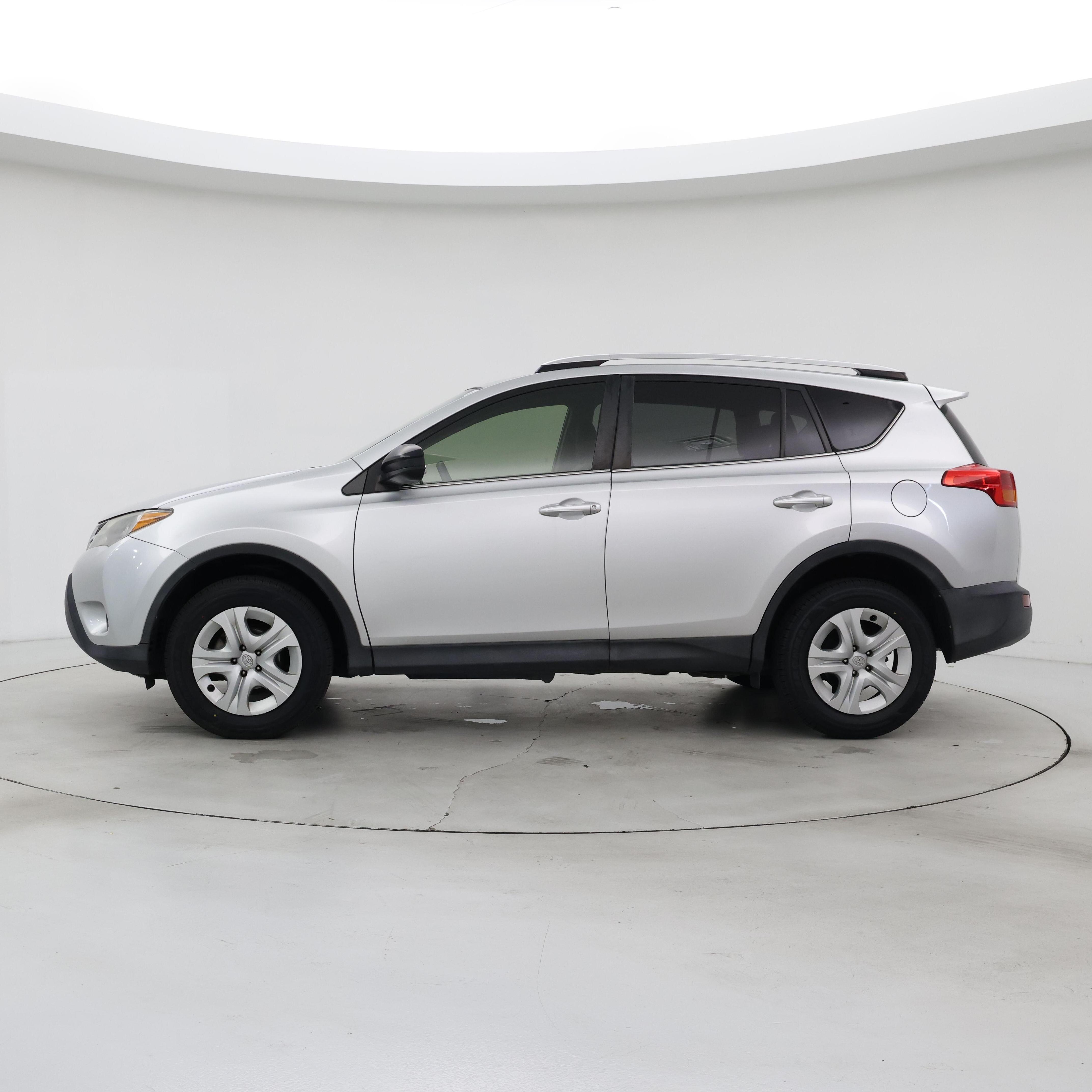 Thumbnail: 2013 Toyota RAV4 - 3