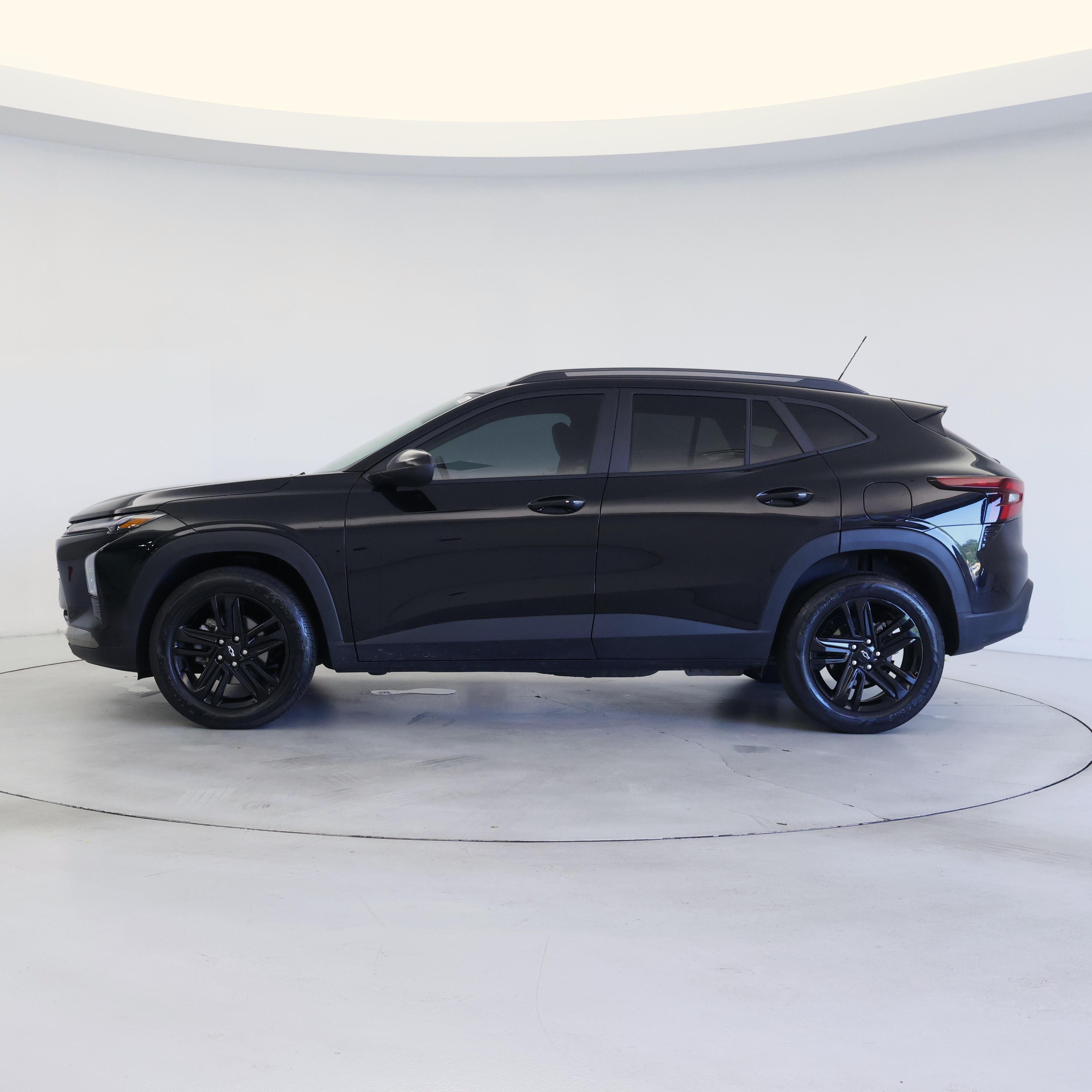Thumbnail: 2025 Chevrolet Trax - 3