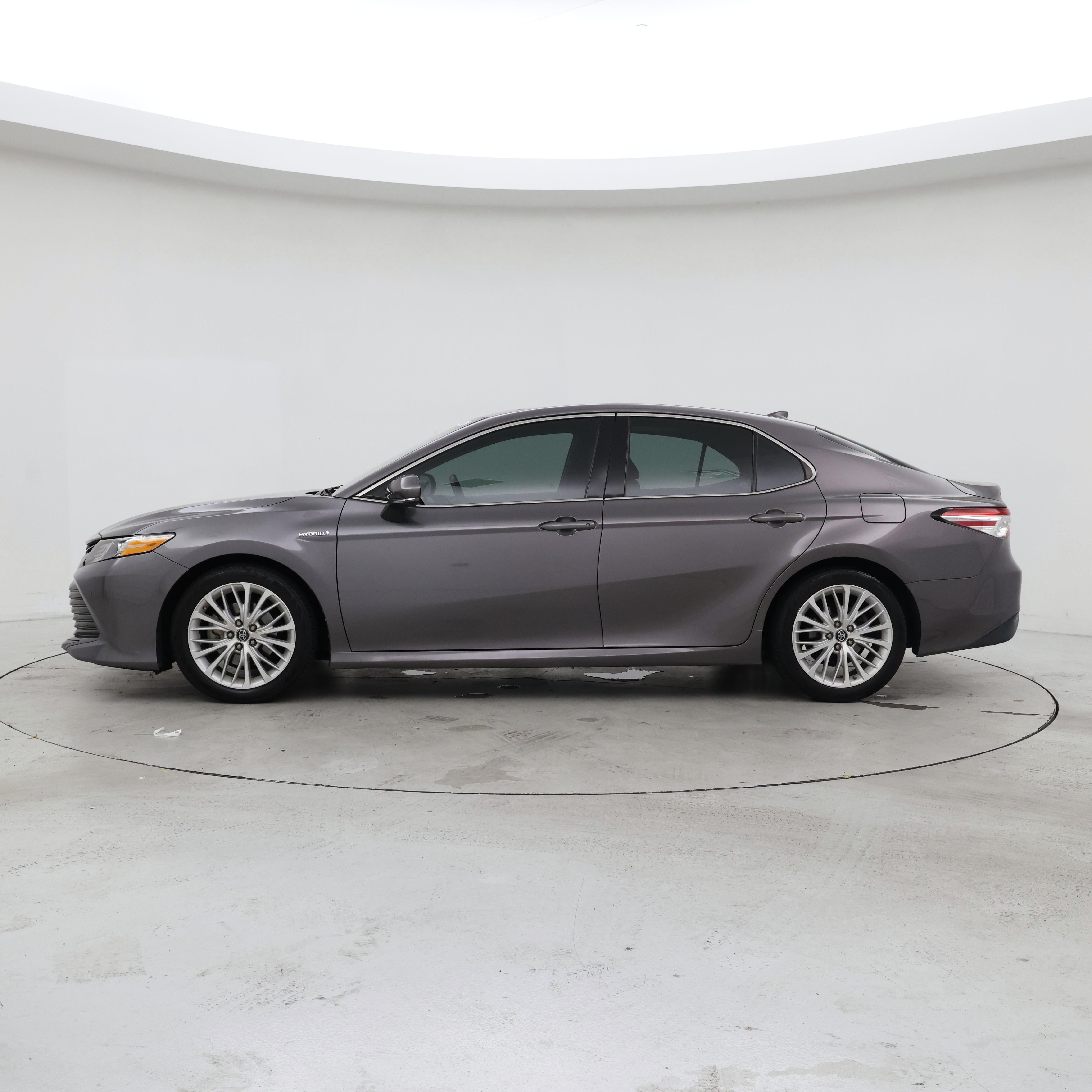 Thumbnail: 2019 Toyota Camry - 3