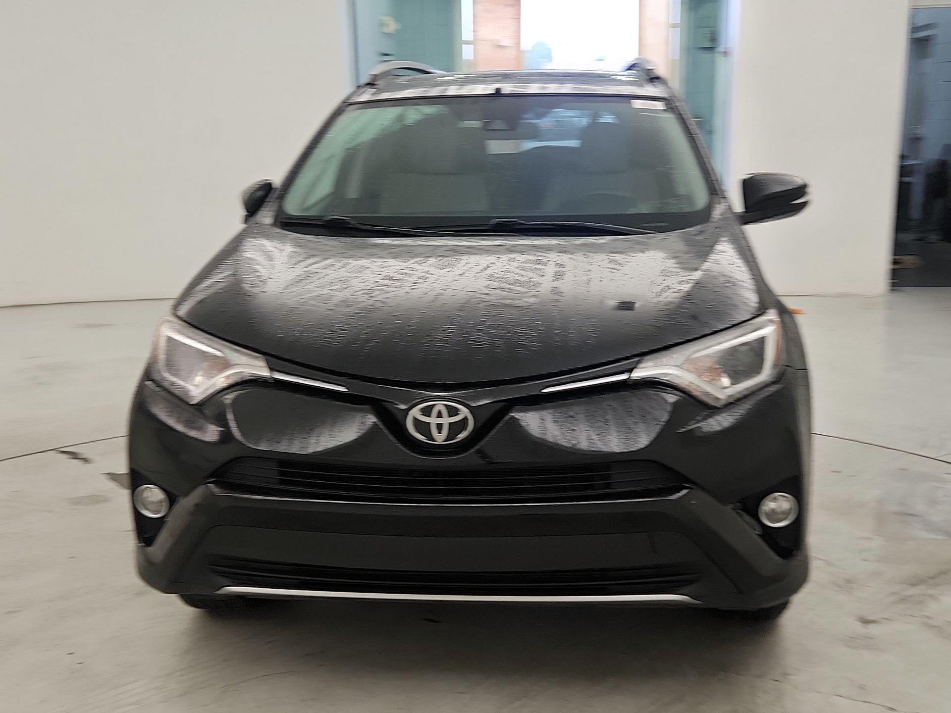 Thumbnail: 2018 Toyota RAV4 - 2