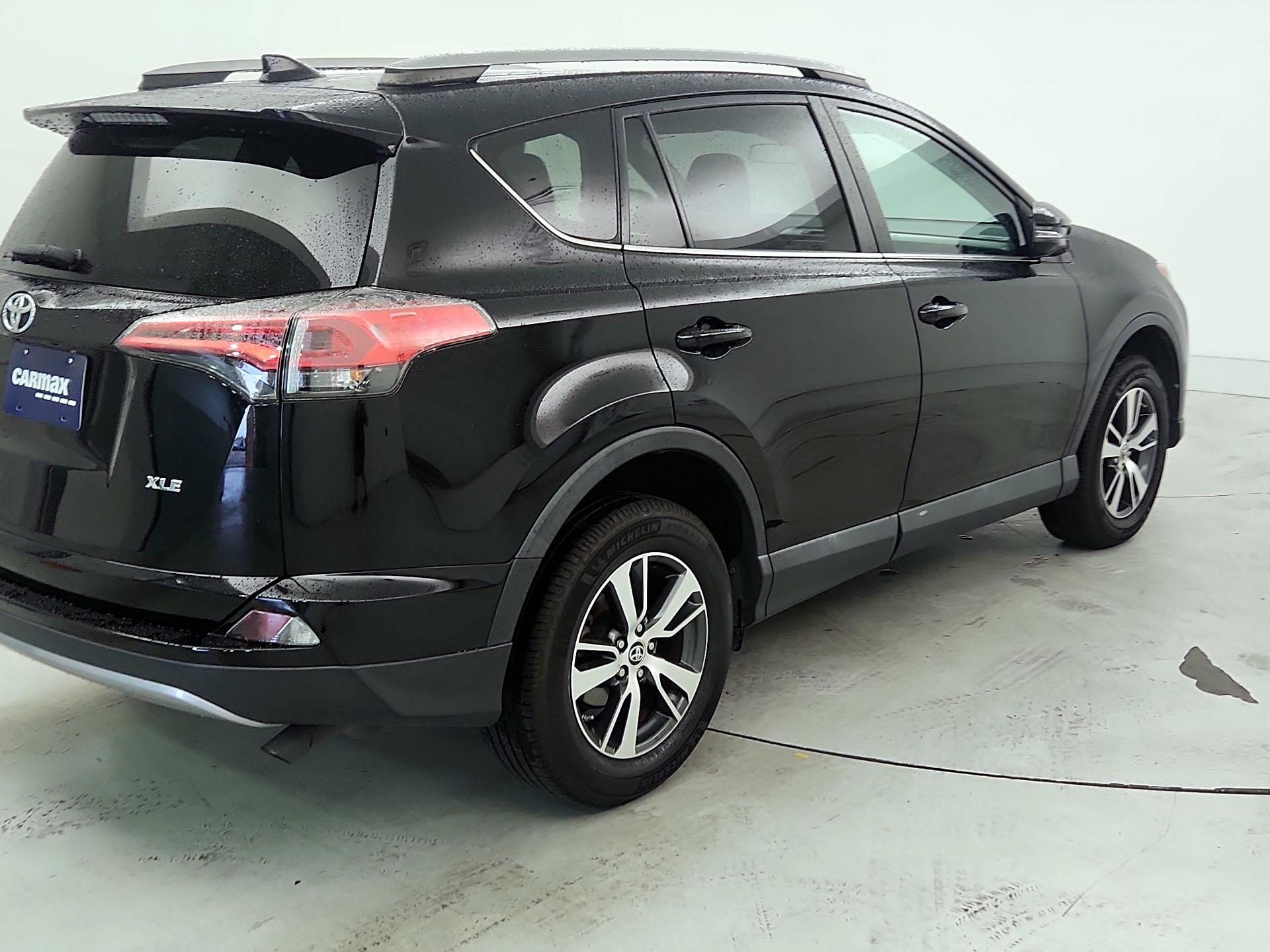 Thumbnail: 2018 Toyota RAV4 - 5