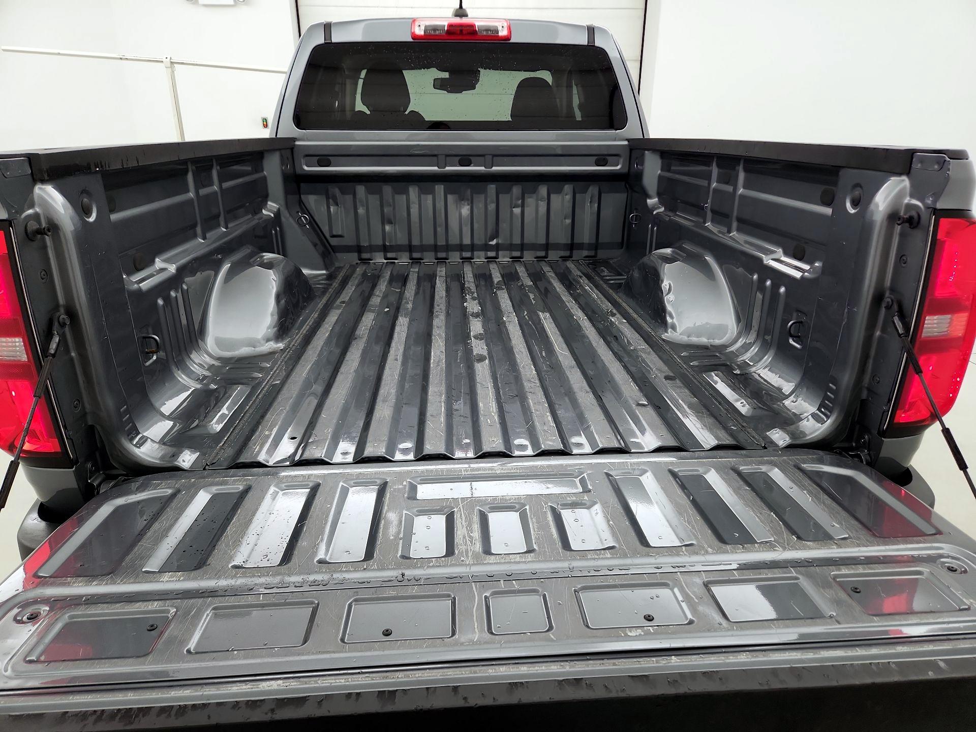Thumbnail: 2022 Chevrolet Colorado - 20