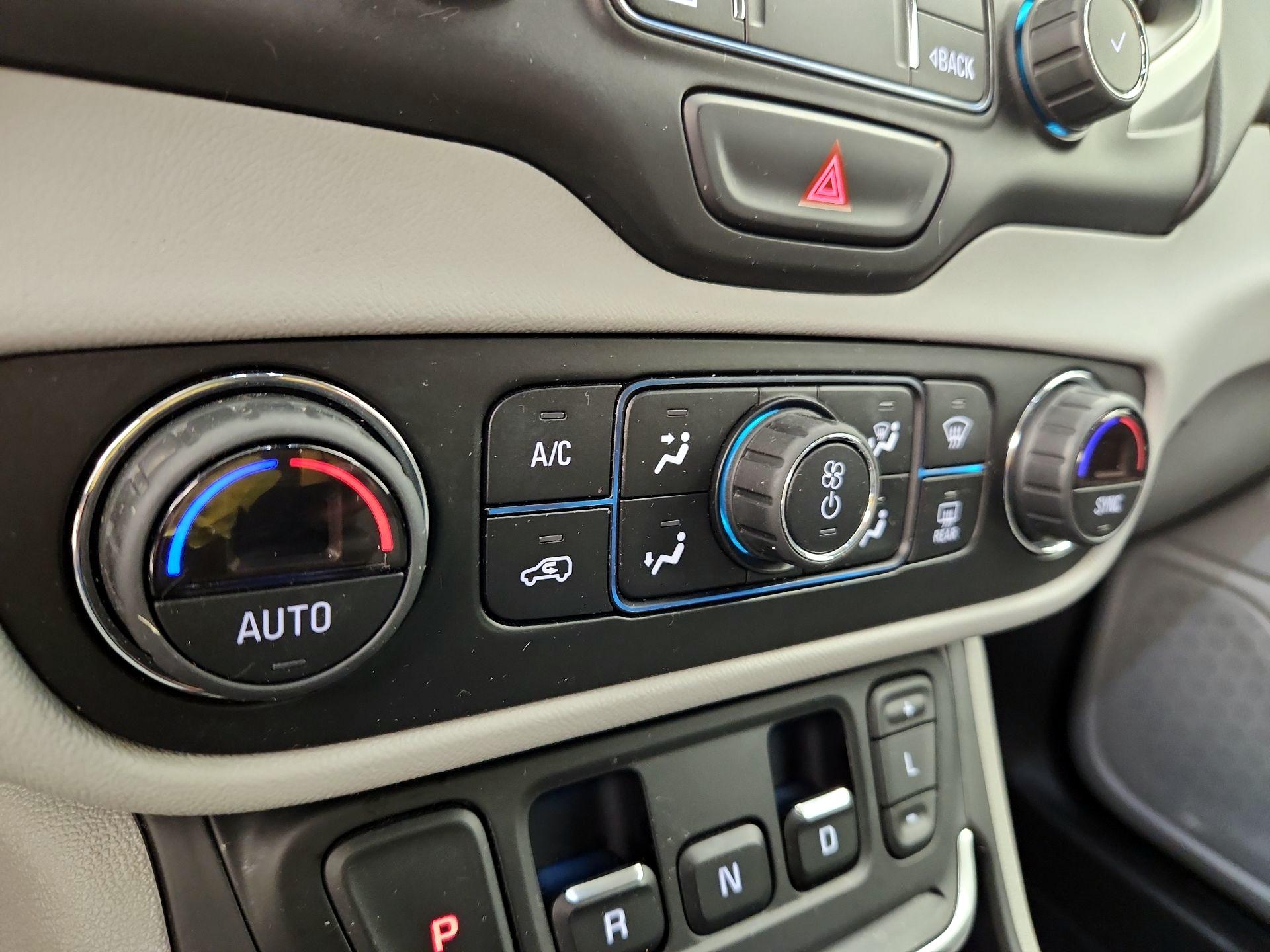Thumbnail: 2020 GMC Terrain - 16