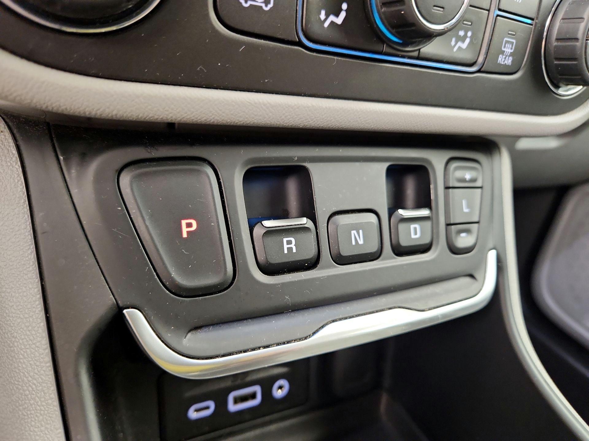 Thumbnail: 2020 GMC Terrain - 17