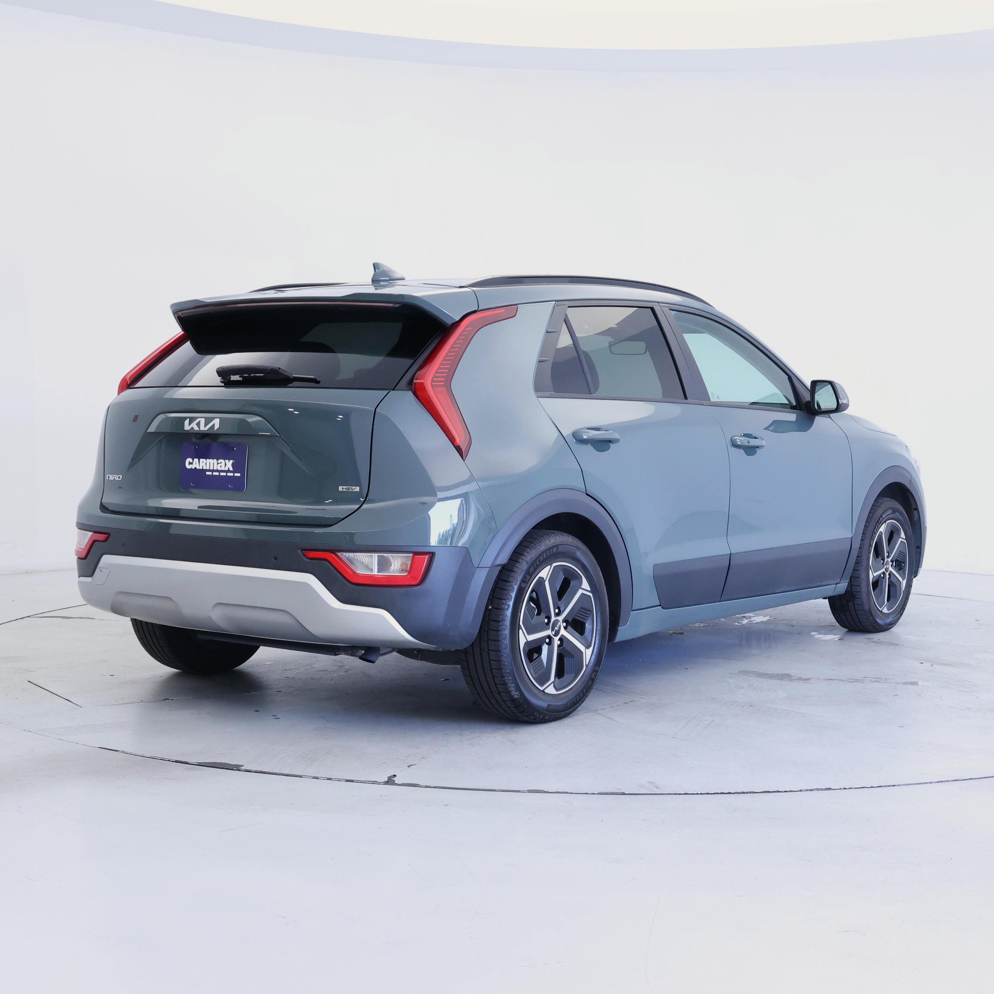 Thumbnail: 2023 Kia Niro - 8