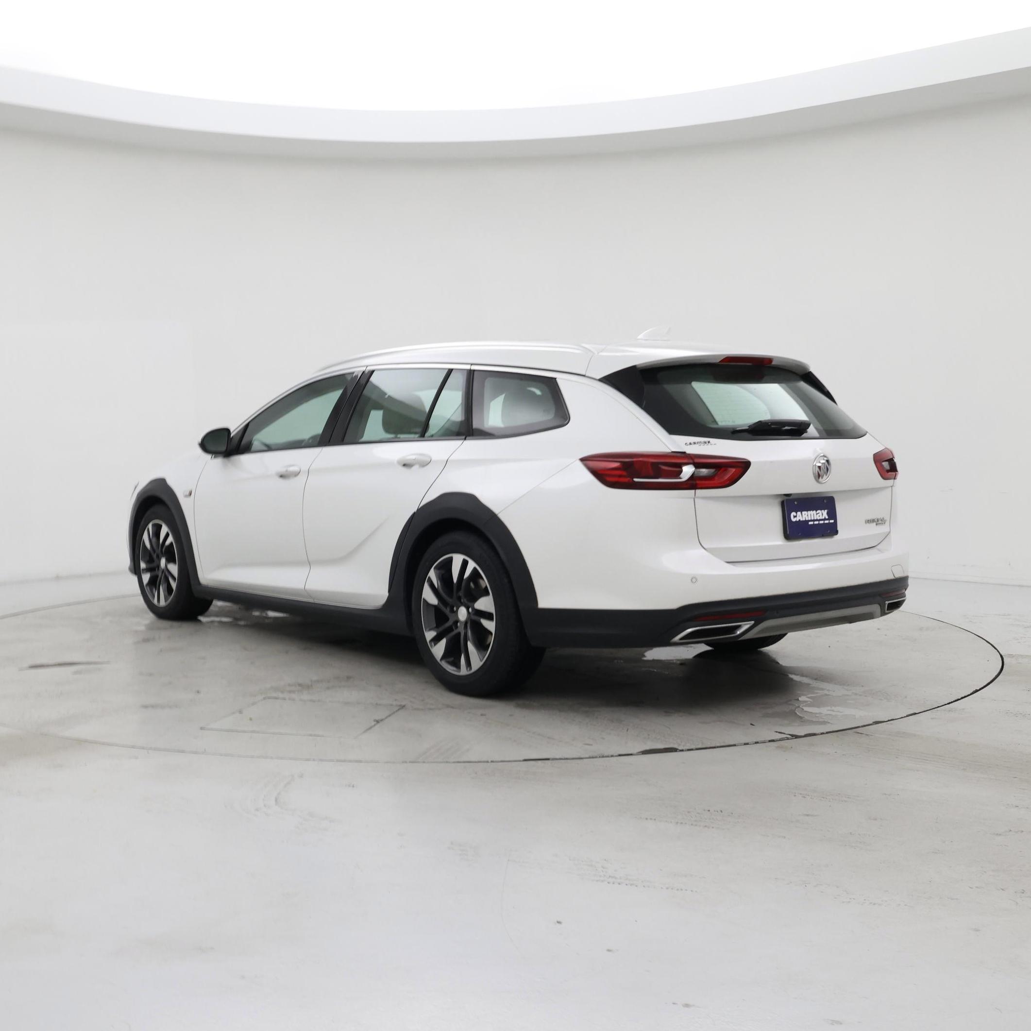 Thumbnail: 2019 Buick Regal - 2