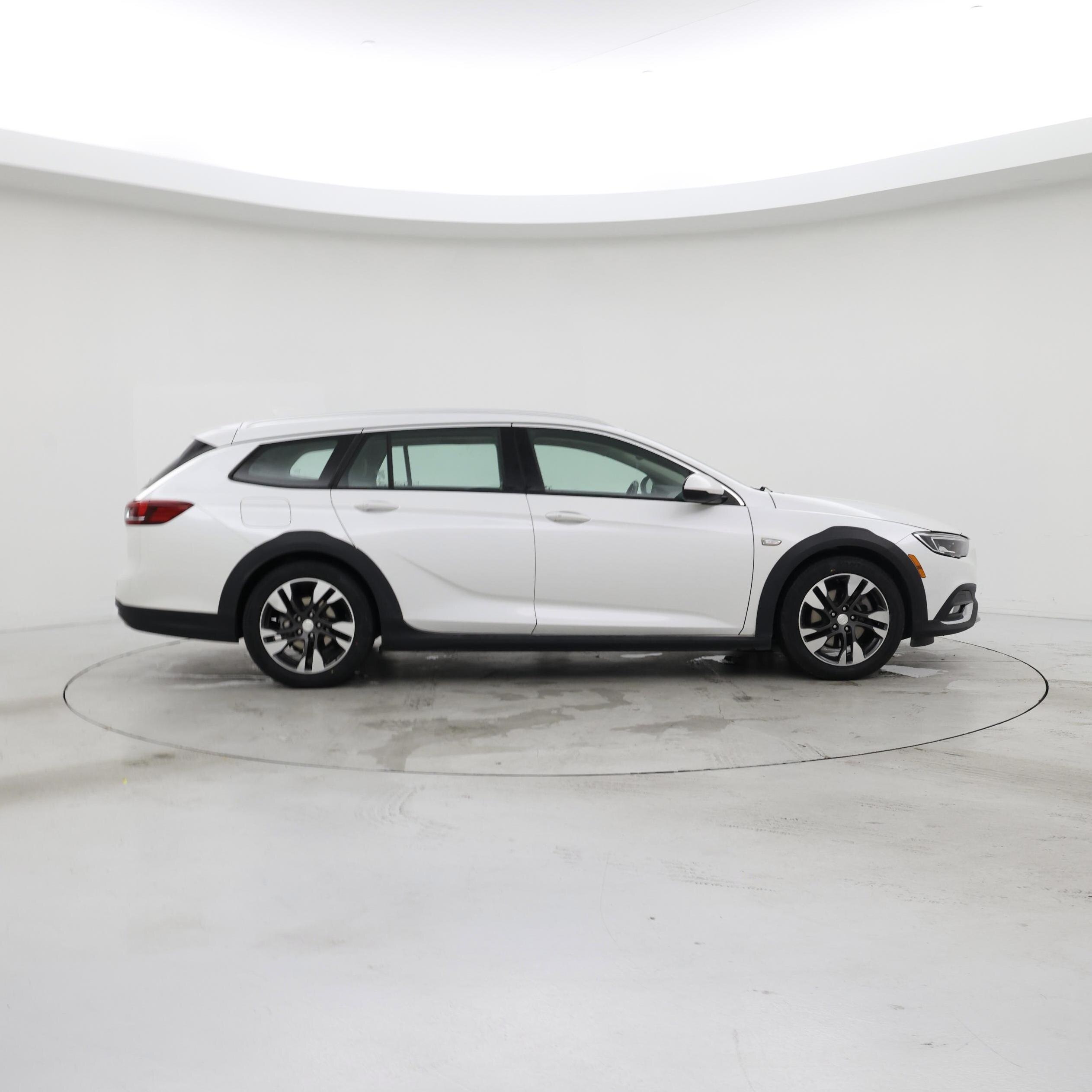 Thumbnail: 2019 Buick Regal - 7