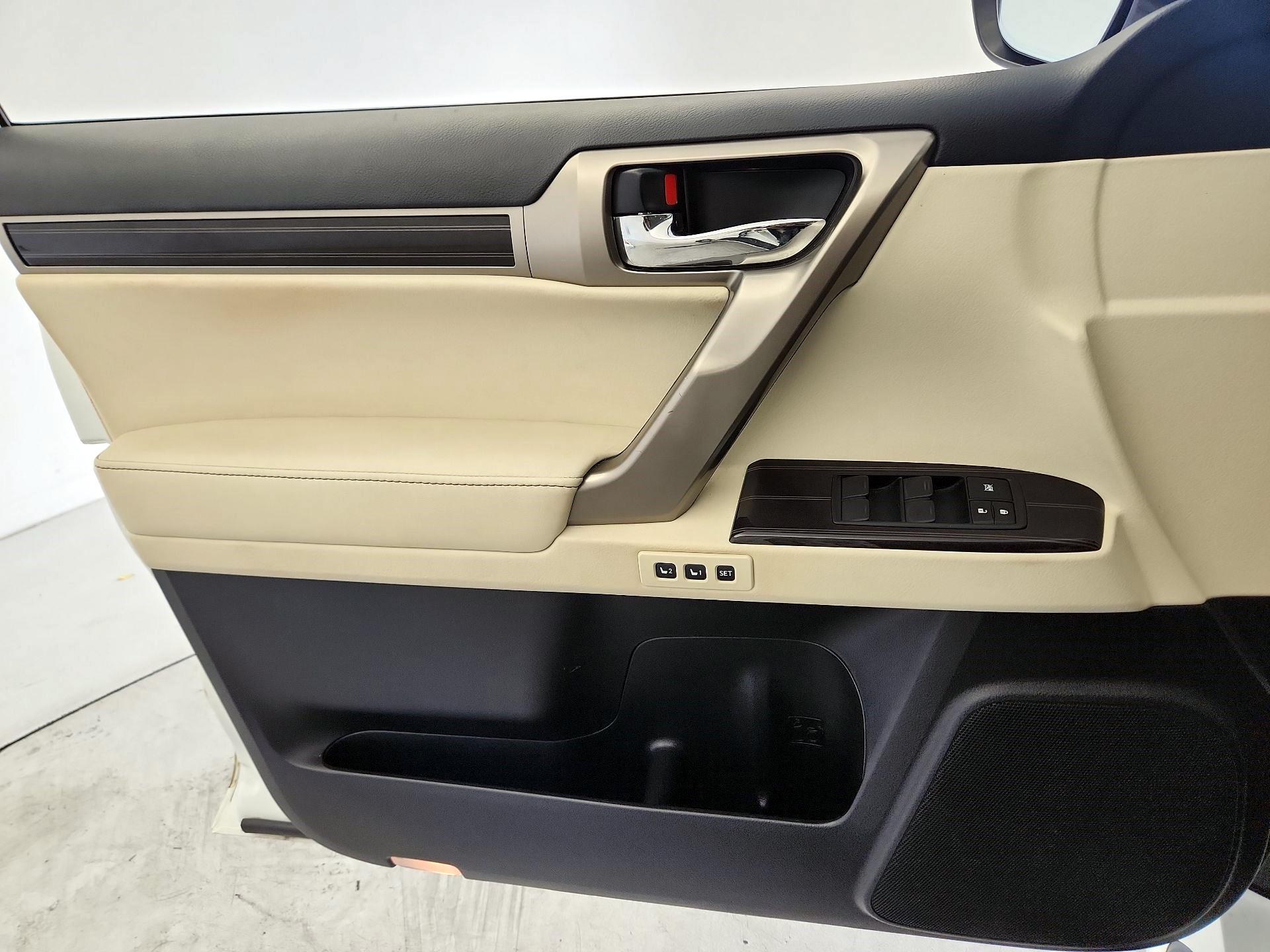 Thumbnail: 2020 Lexus GX - 12